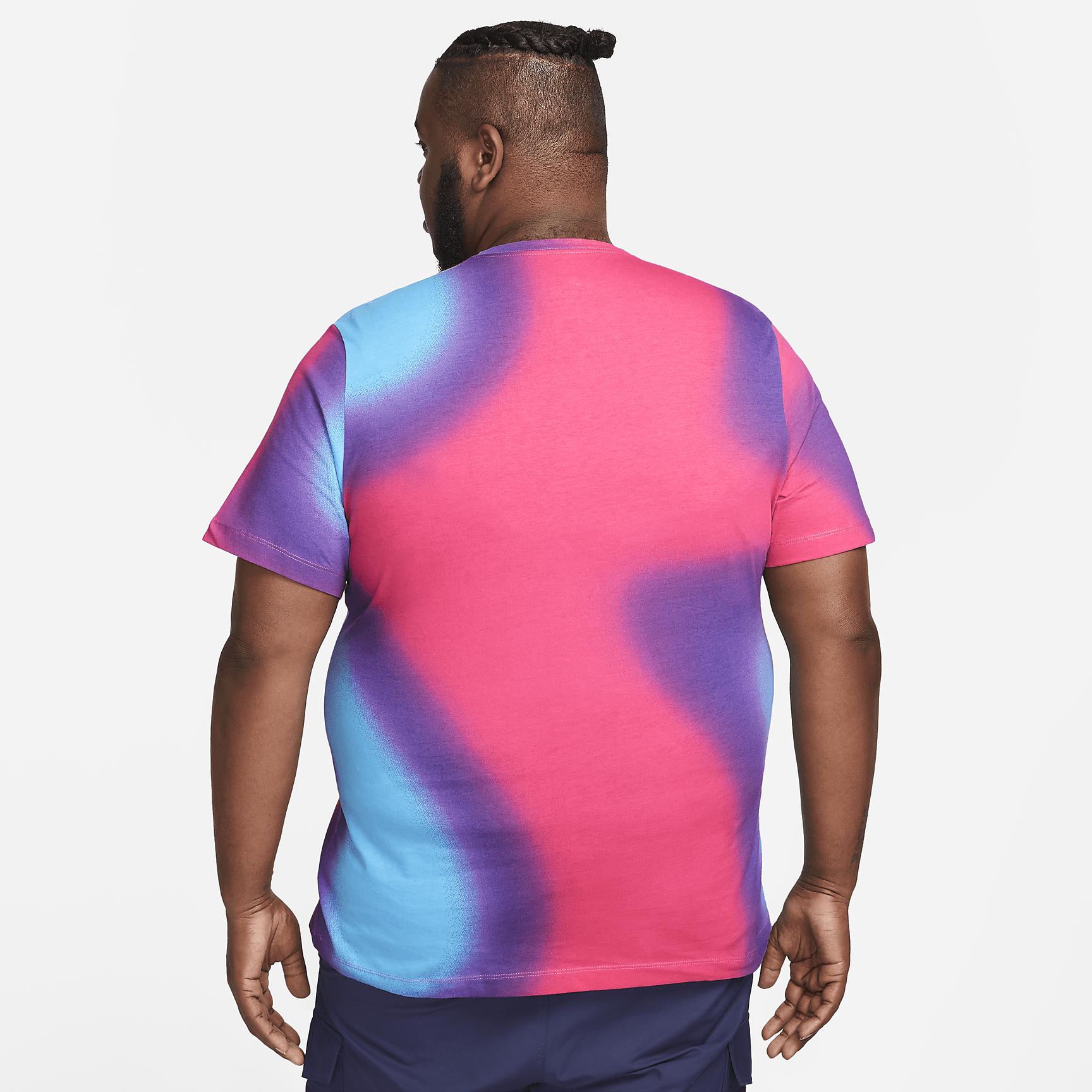 Nike Sportswear Men's T-Shirt Product Image