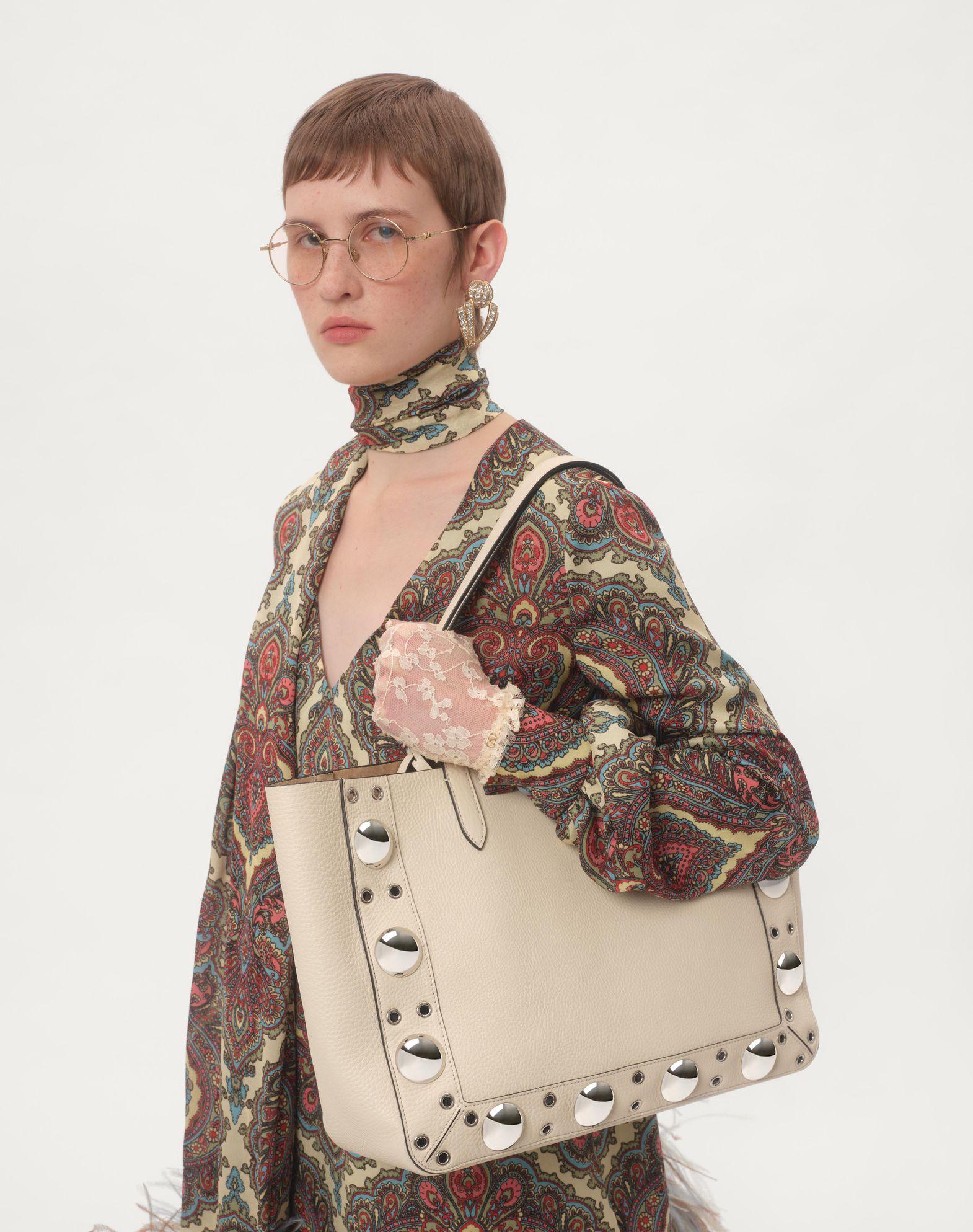 Valentino Garavani Nellcôte Medium Shopping Bag In Grainy Calfskin Product Image