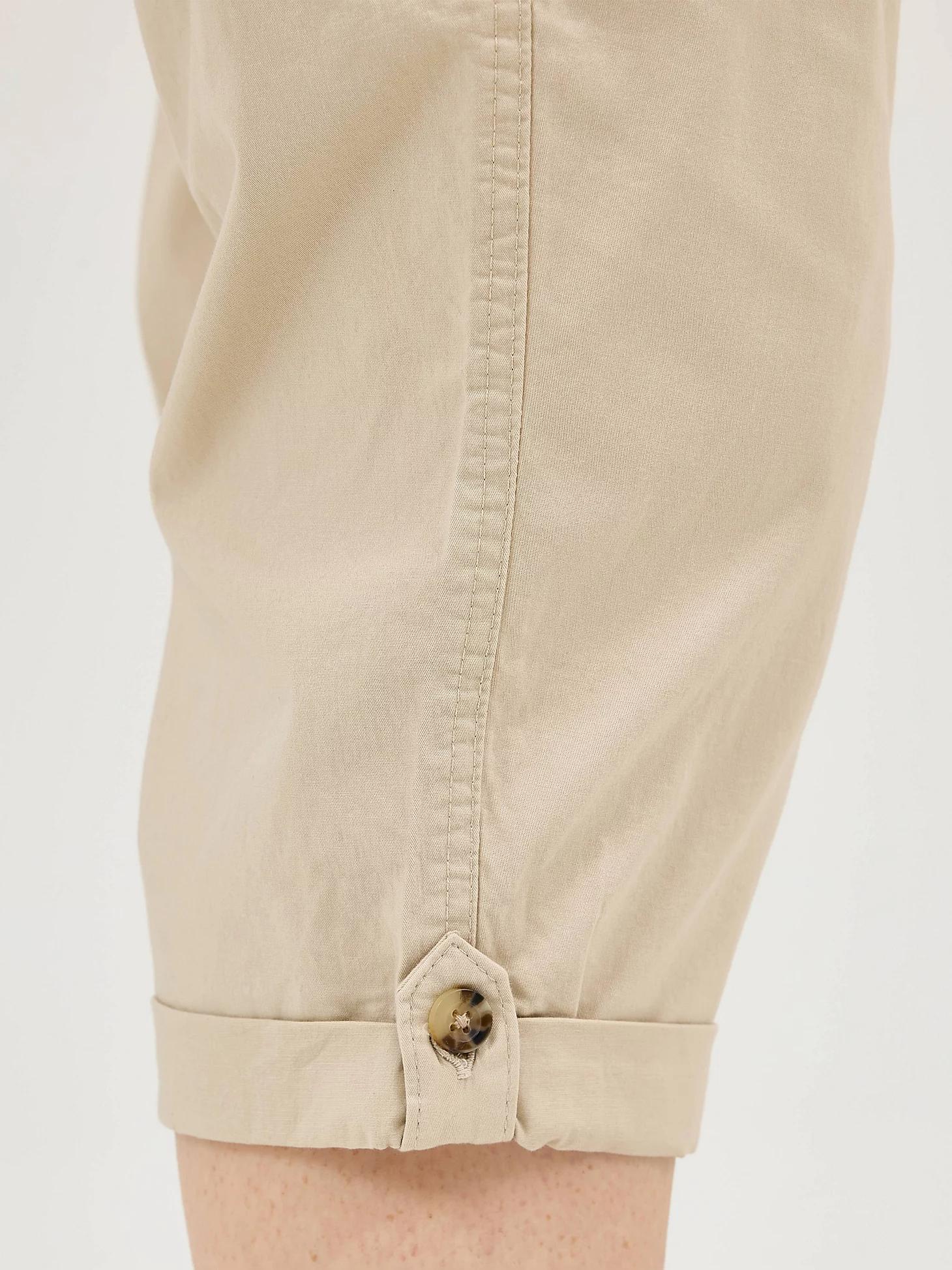 Women's Ultra Lux Comfort with Flex-To-Go Relaxed Fit Cargo Capri (Plus) | Women's Capris & Crops | Lee® Product Image