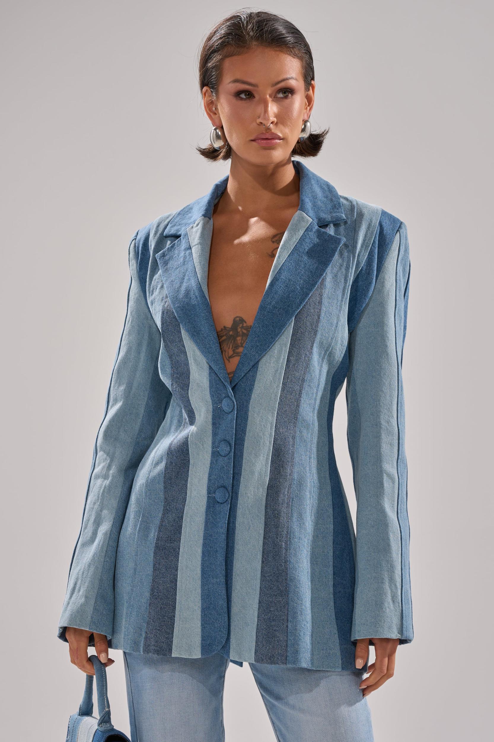 COME SLIDE PATCHWORK DENIM BLAZER Product Image