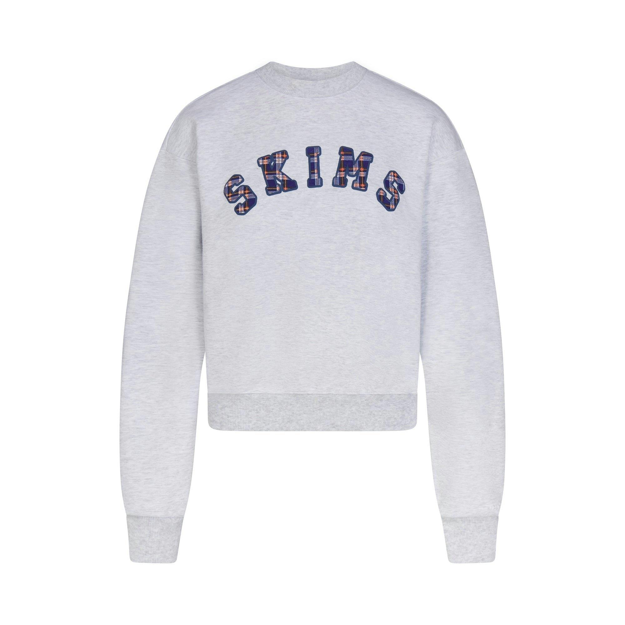 COTTON FLEECE LOGO CLASSIC CREWNECK | SNOW ARCHED LOGO PATCH Product Image