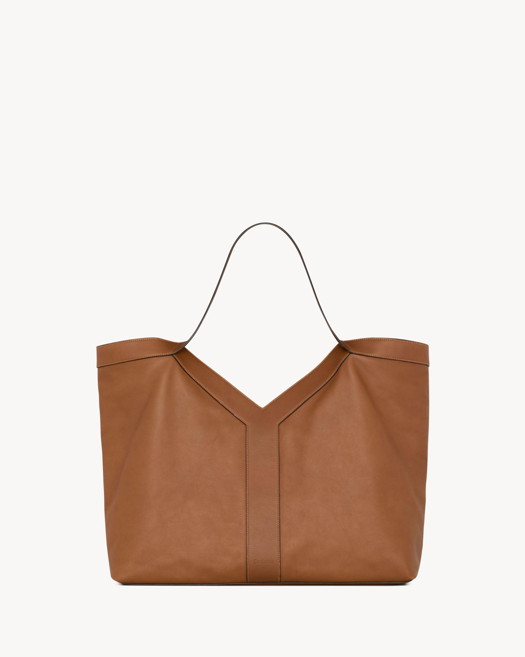 Y Large tote in leather Product Image