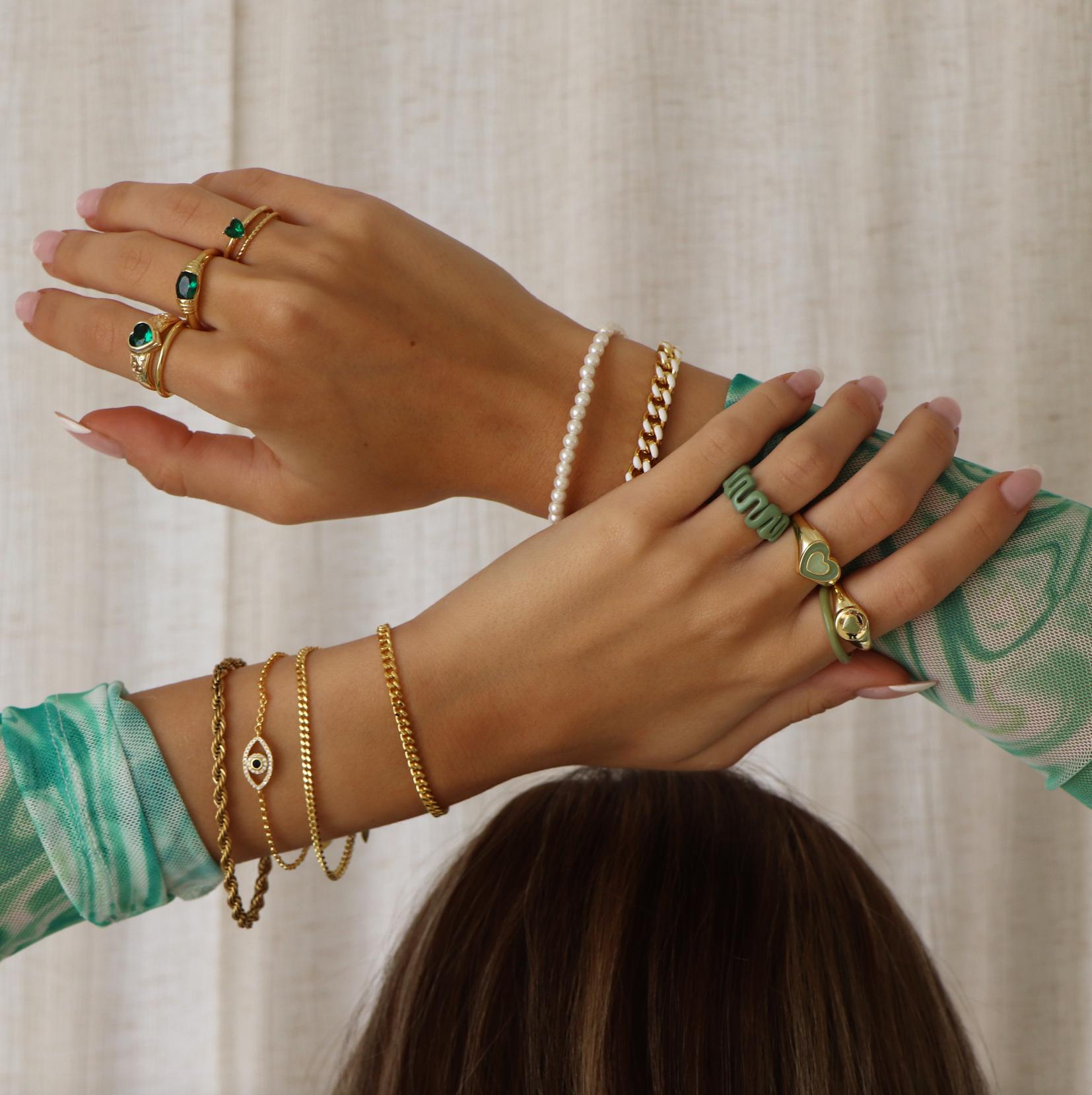 Girly Pearly Bracelet Product Image