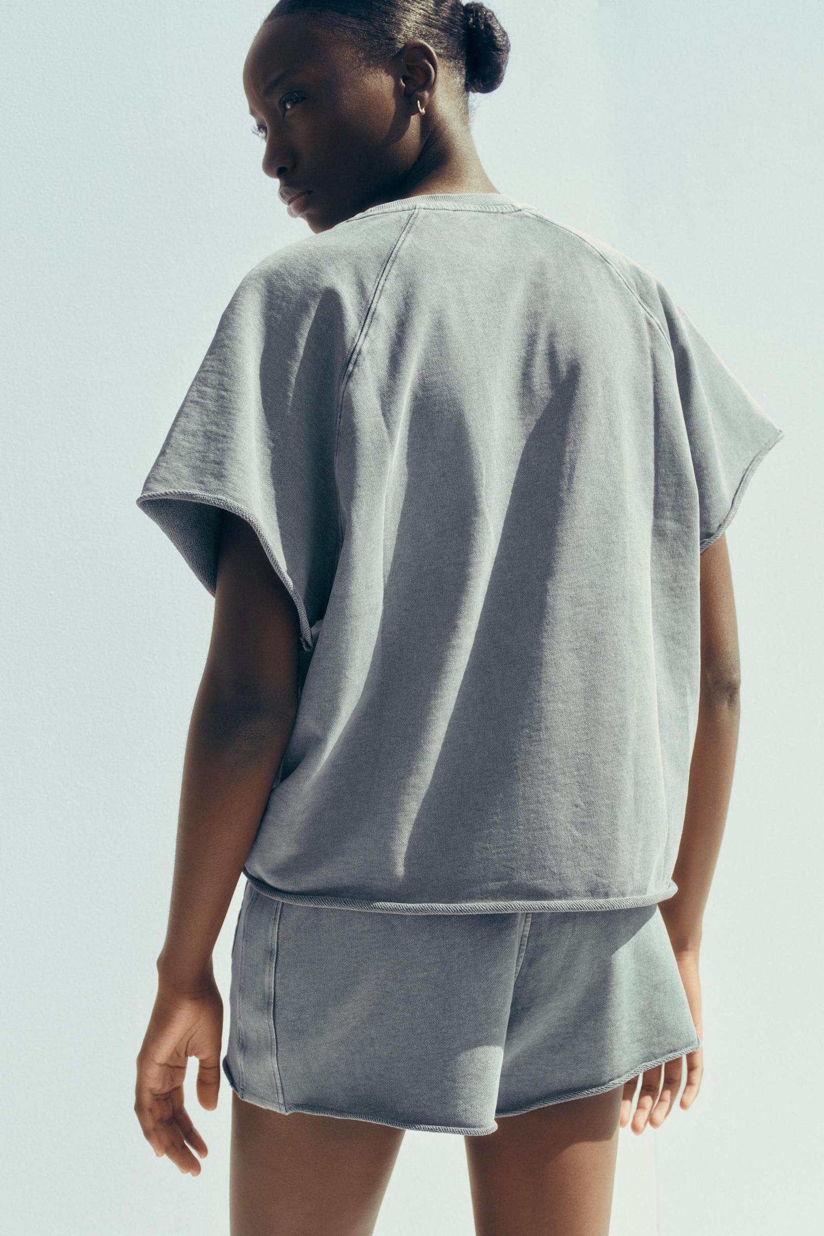 WASHED EFFECT TEXT SWEATSHORTS Product Image