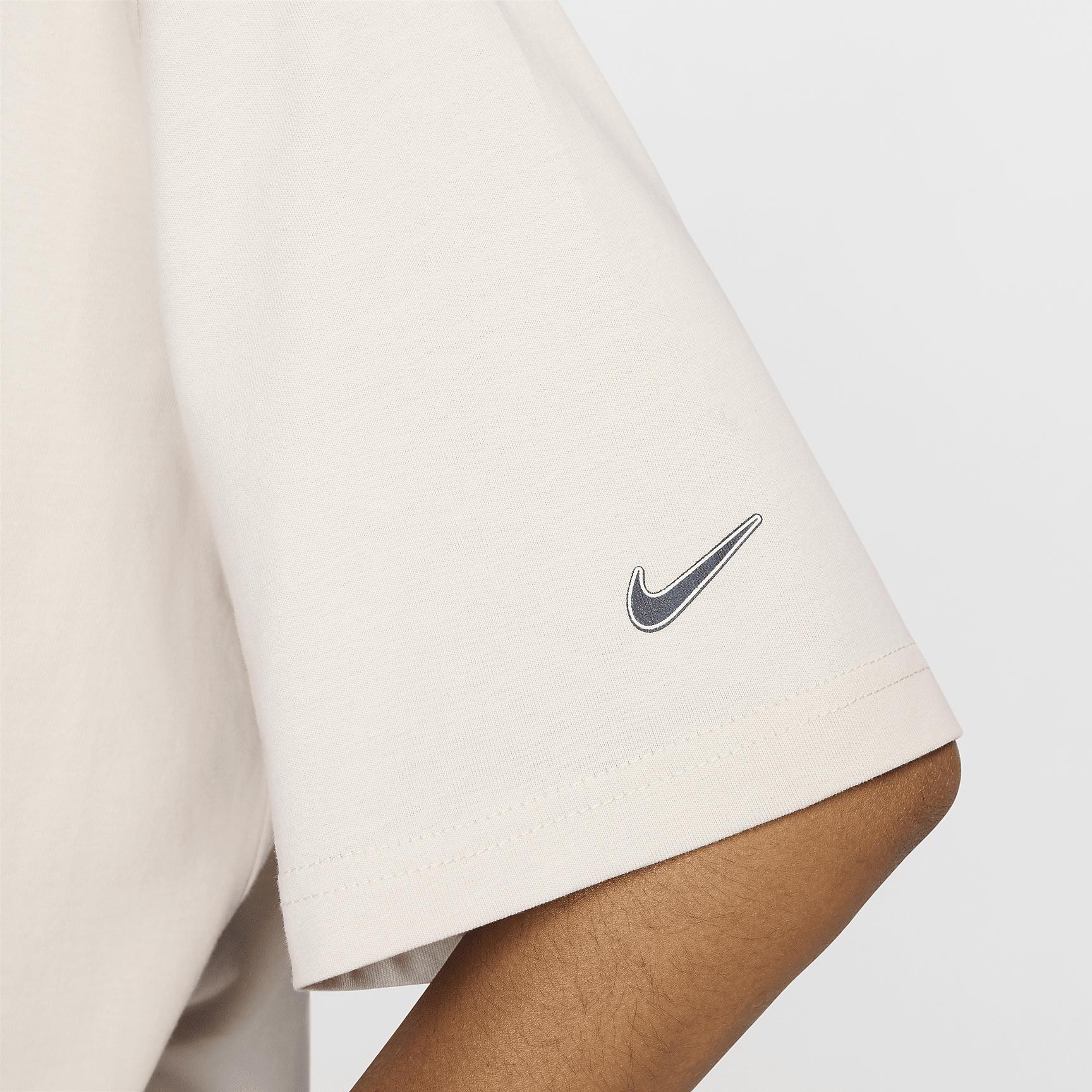 Nike Sportswear Women's Loose Short-Sleeve Graphic T-Shirt Product Image