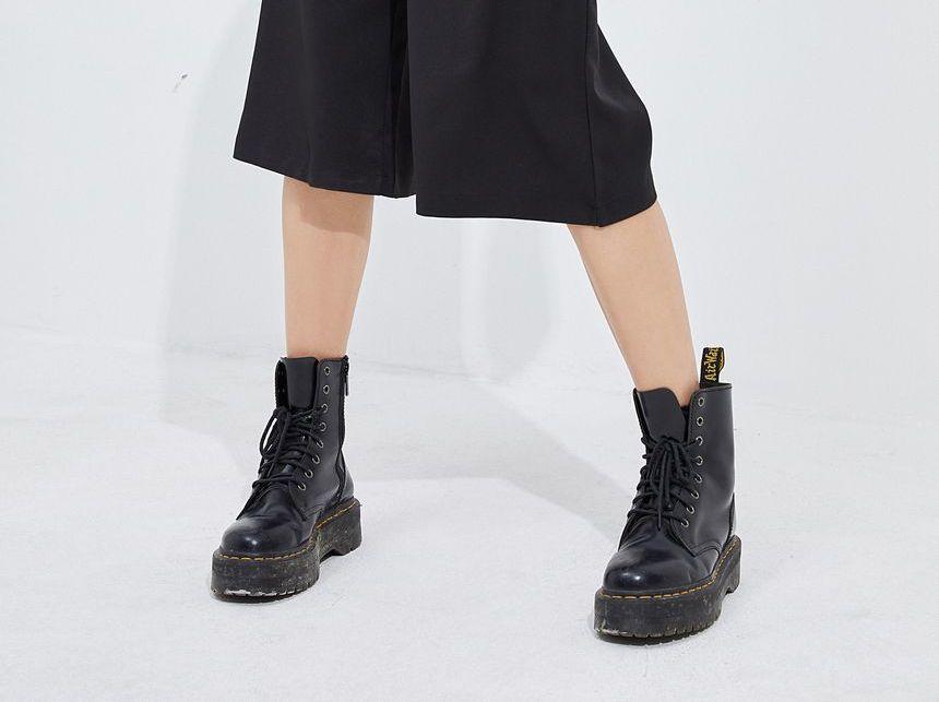 Cut-Out Belted Detail Wide-Leg Cropped Pants Product Image