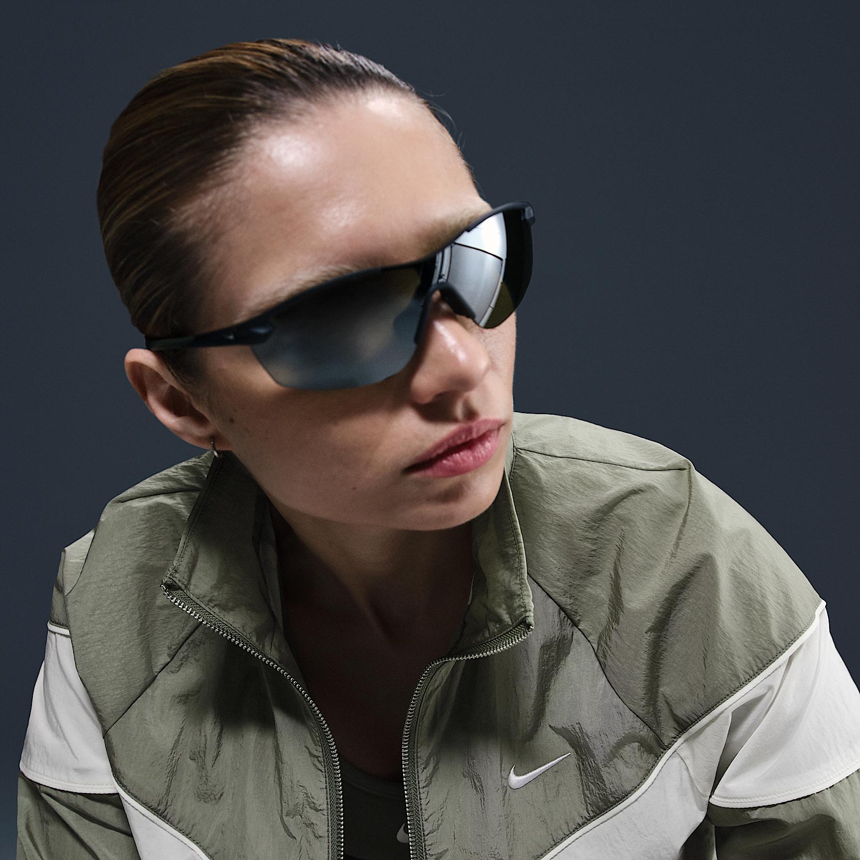 Nike Windrunner Women's Loose UV Woven Full-Zip Jacket Product Image