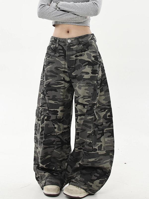 Vintage Multi-Pocket Camouflage Boyfriend Jeans Product Image