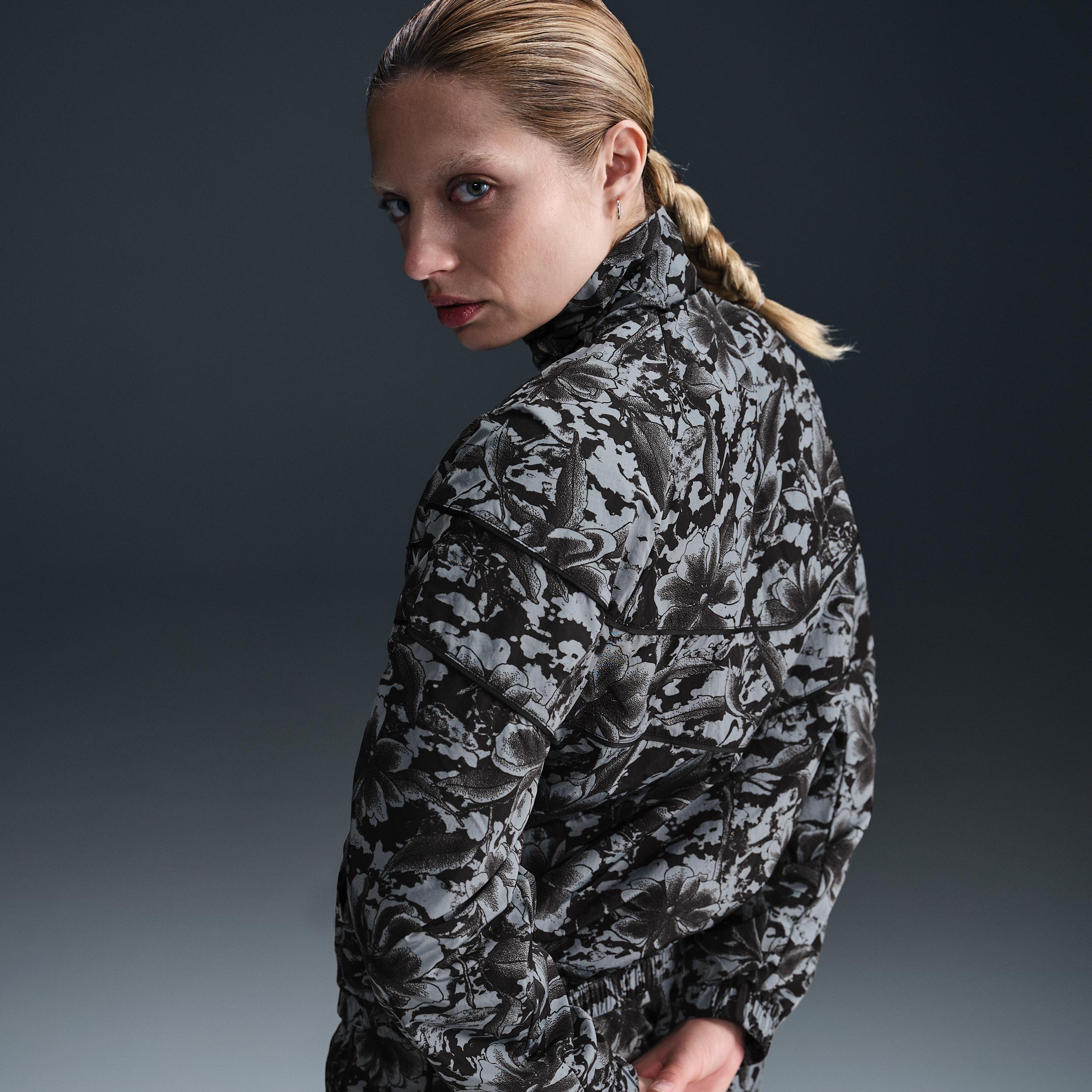 Womens Nike Sportswear Windrunner Loose UV Protection Woven Full-Zip Printed Jacket | HM7285-010 Product Image