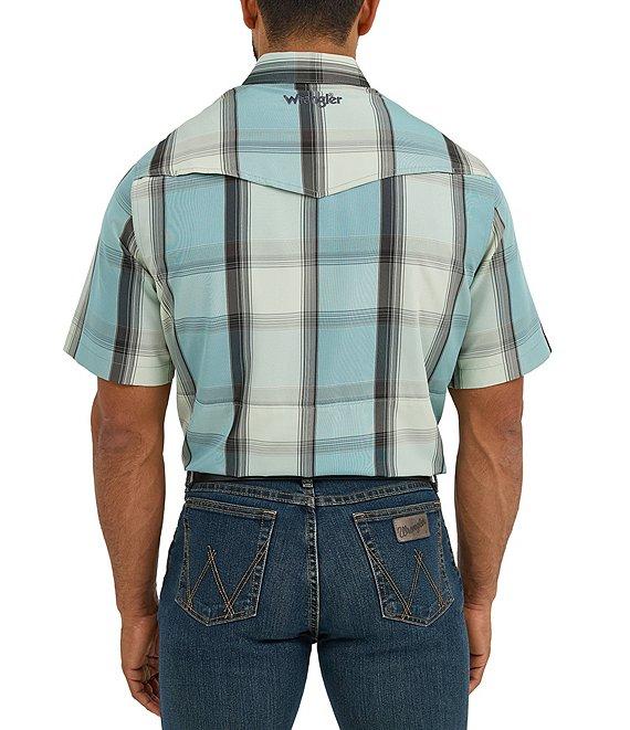Wrangler® Short Sleeve Performance Plaid Western Shirt Product Image