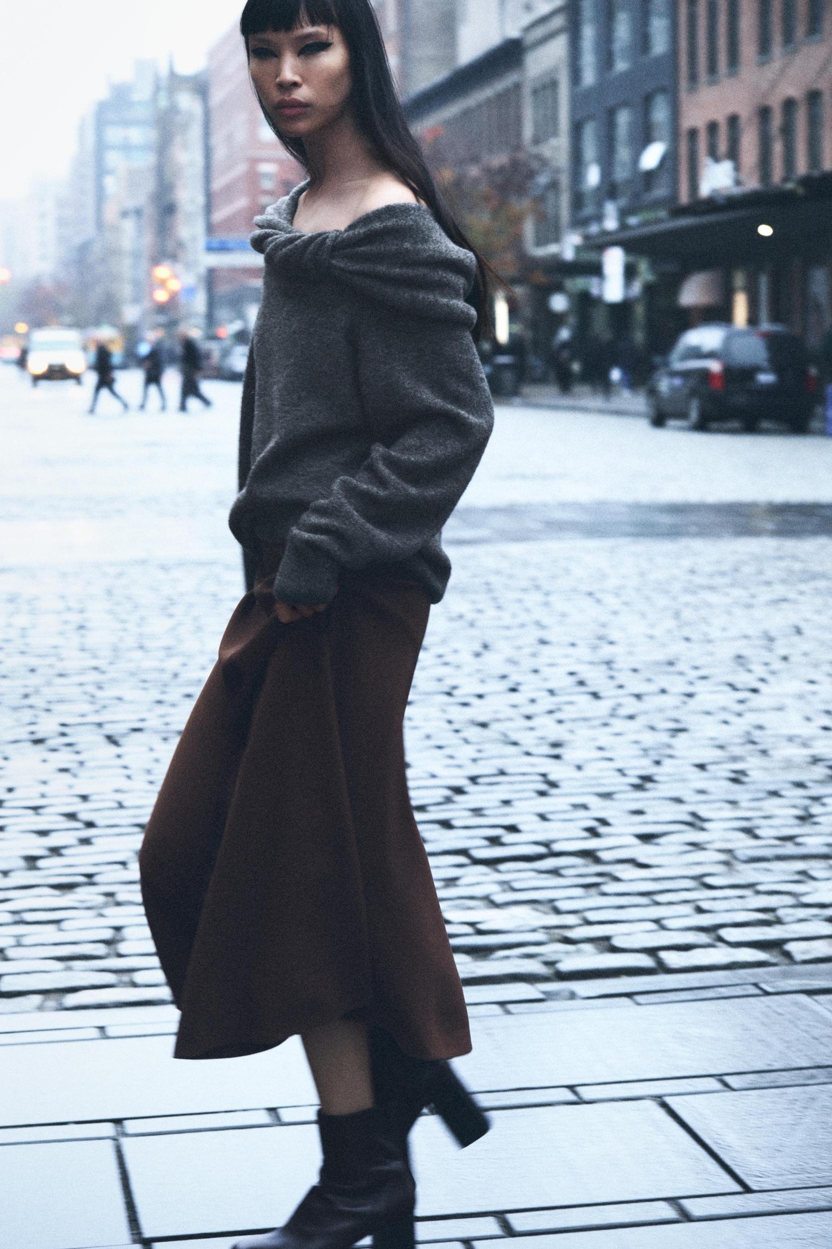 OFF-THE-SHOULDER KNIT SWEATER Product Image