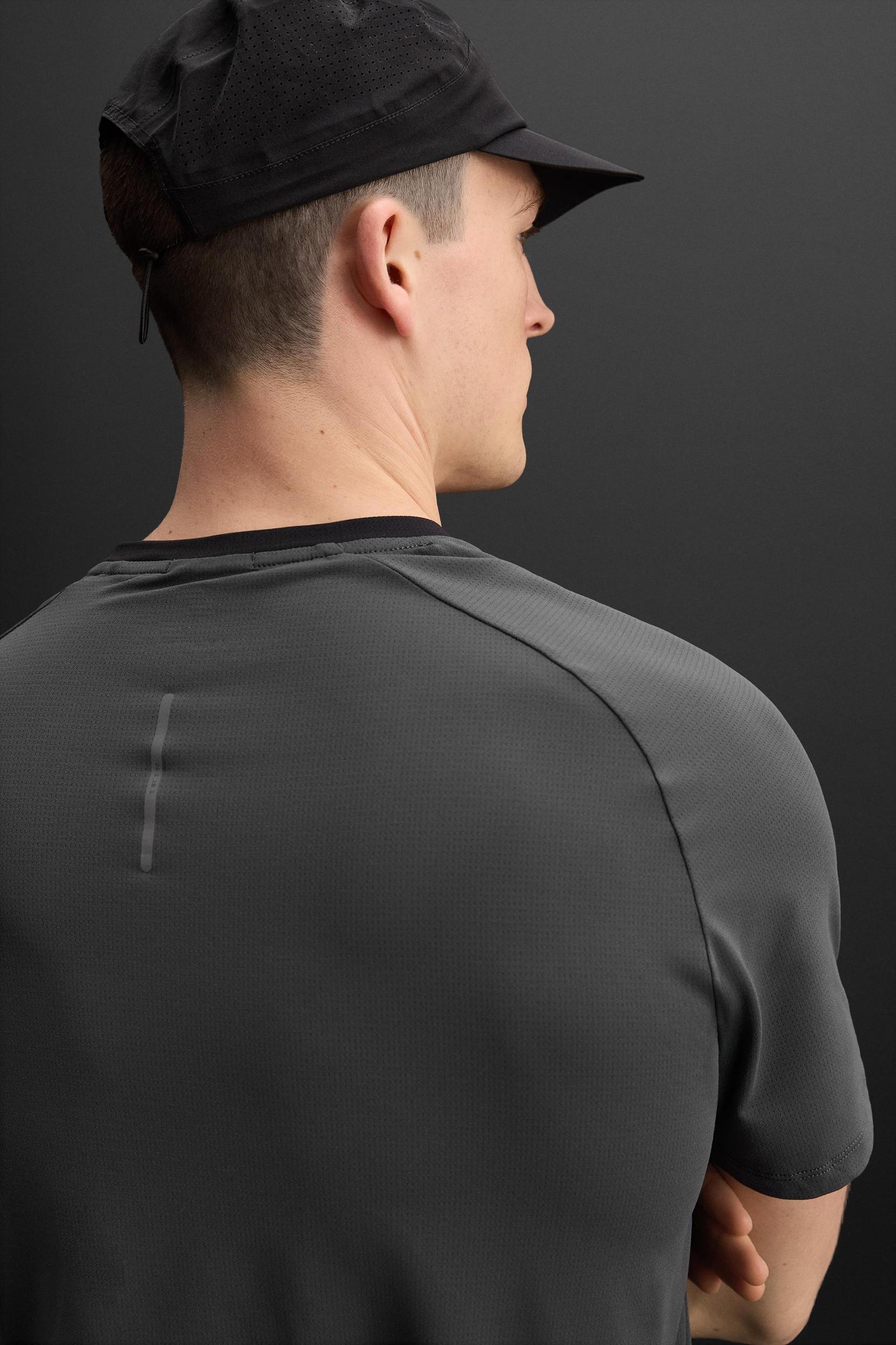 TEXTURED TRAINING T-SHIRT Product Image