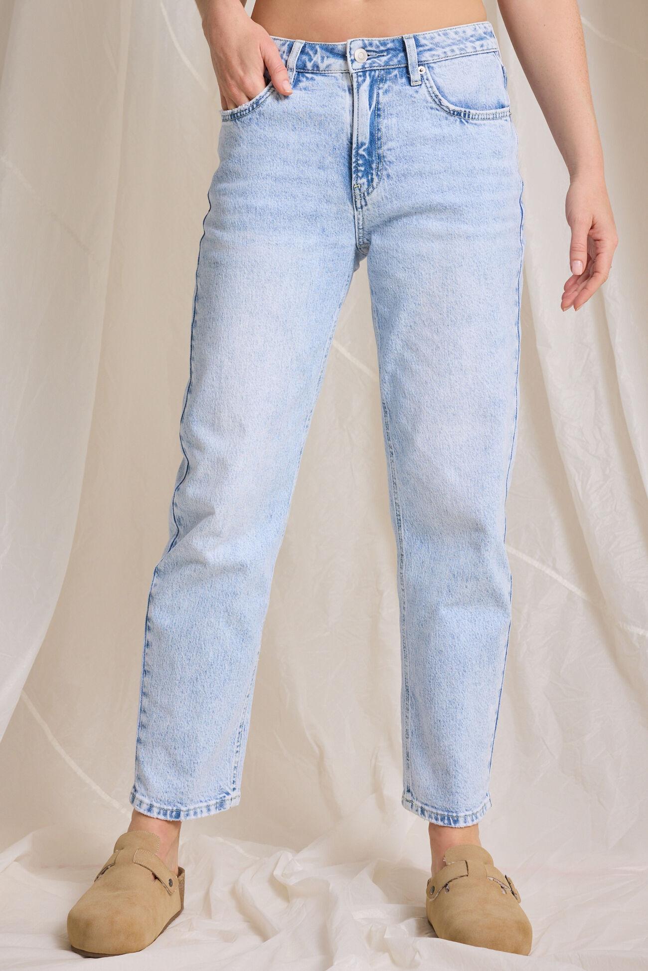 Savvy Straight Leg Jeans Product Image