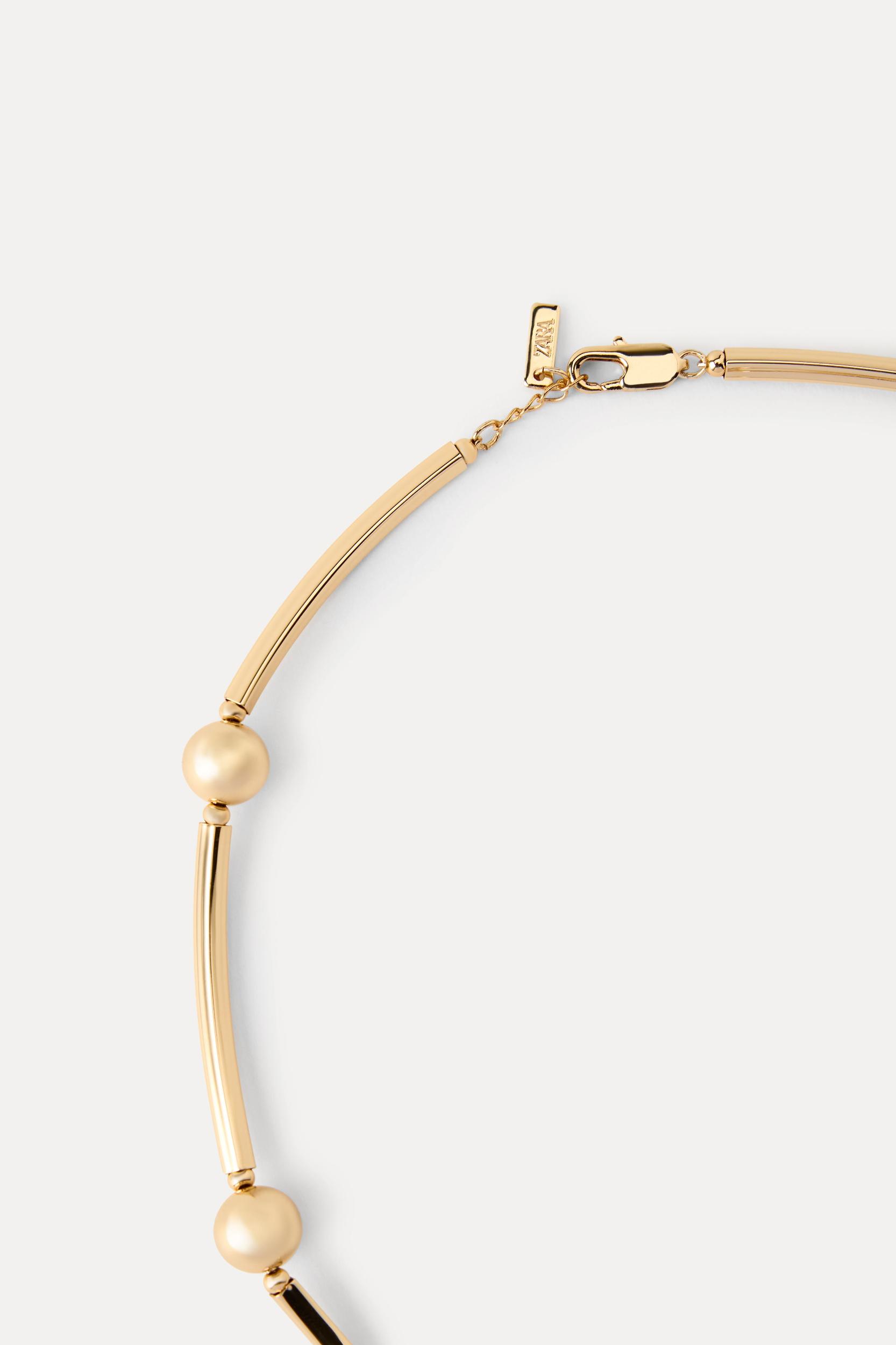 METAL PIECE NECKLACE Product Image