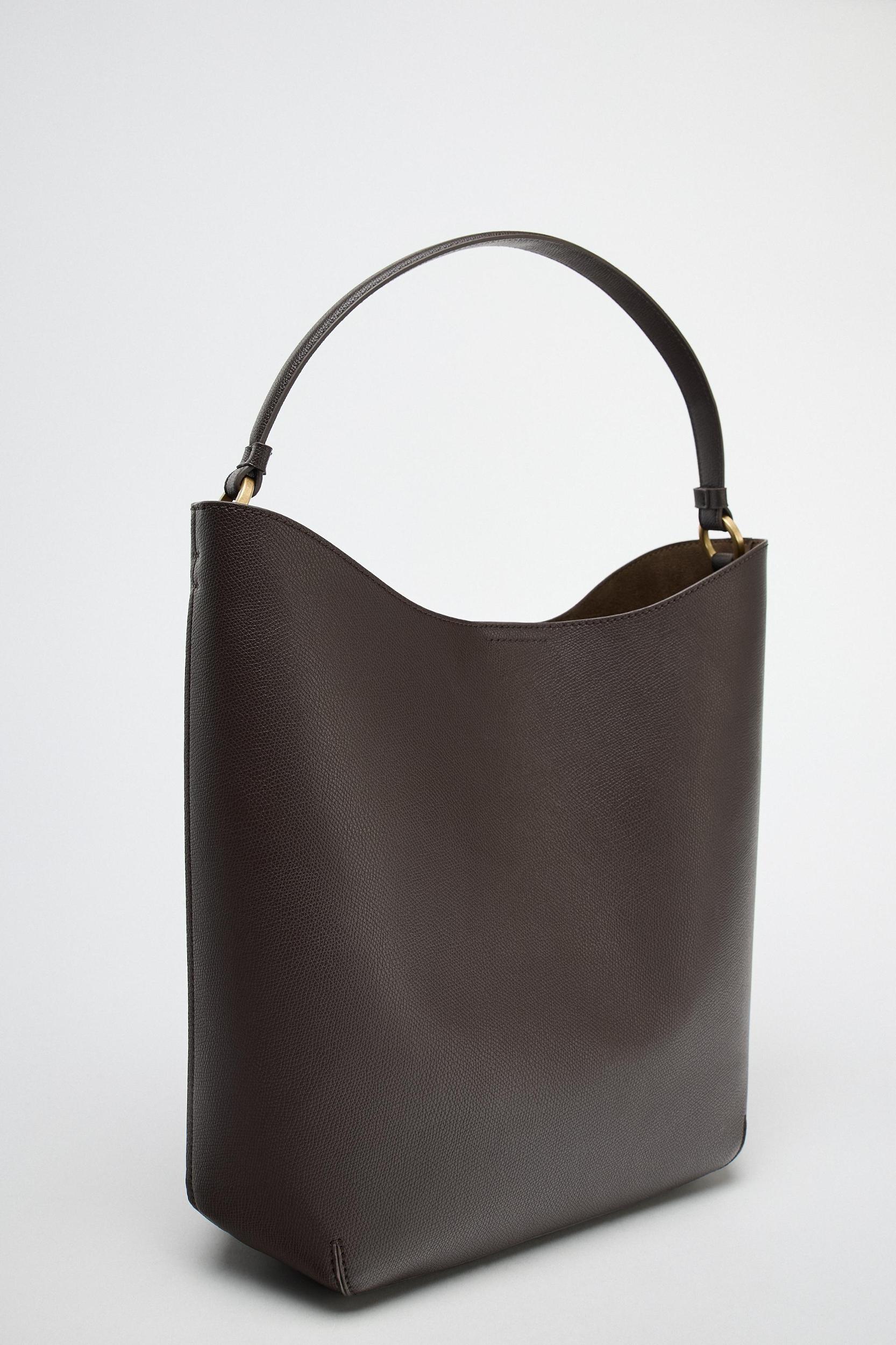 DETAIL SHOULDER BAG Product Image