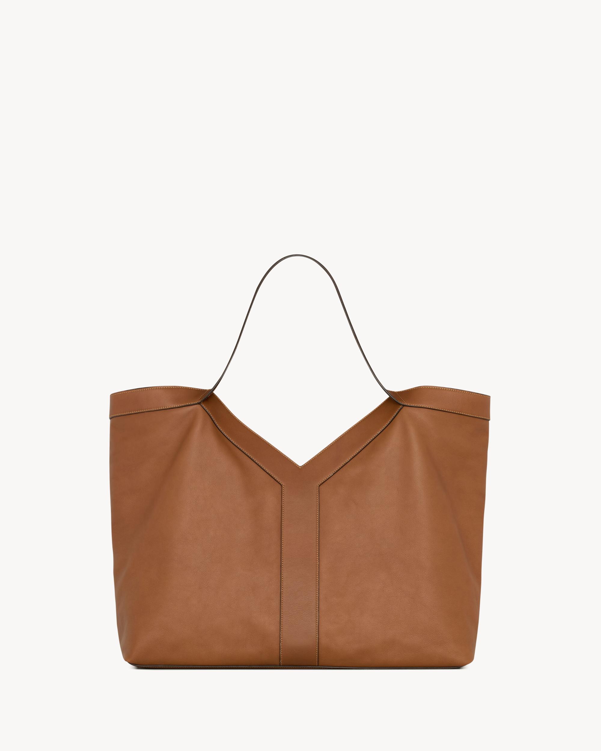 Y Large tote in leather Product Image