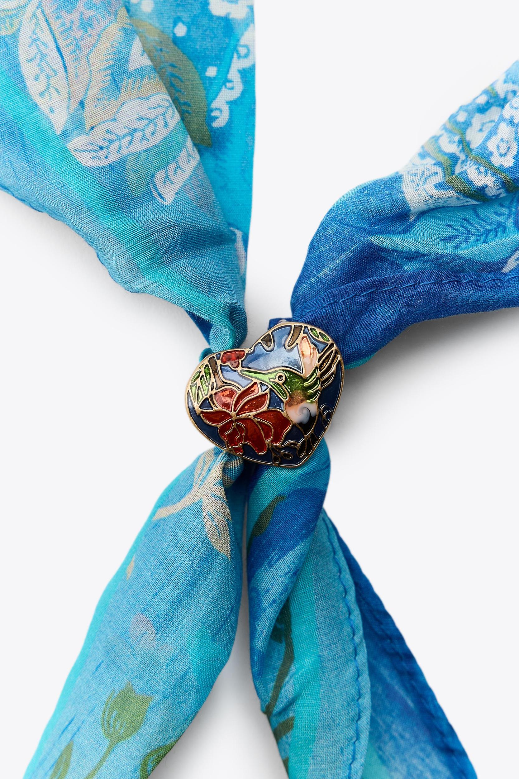 HEART PATCH PRINTED BANDANA Product Image