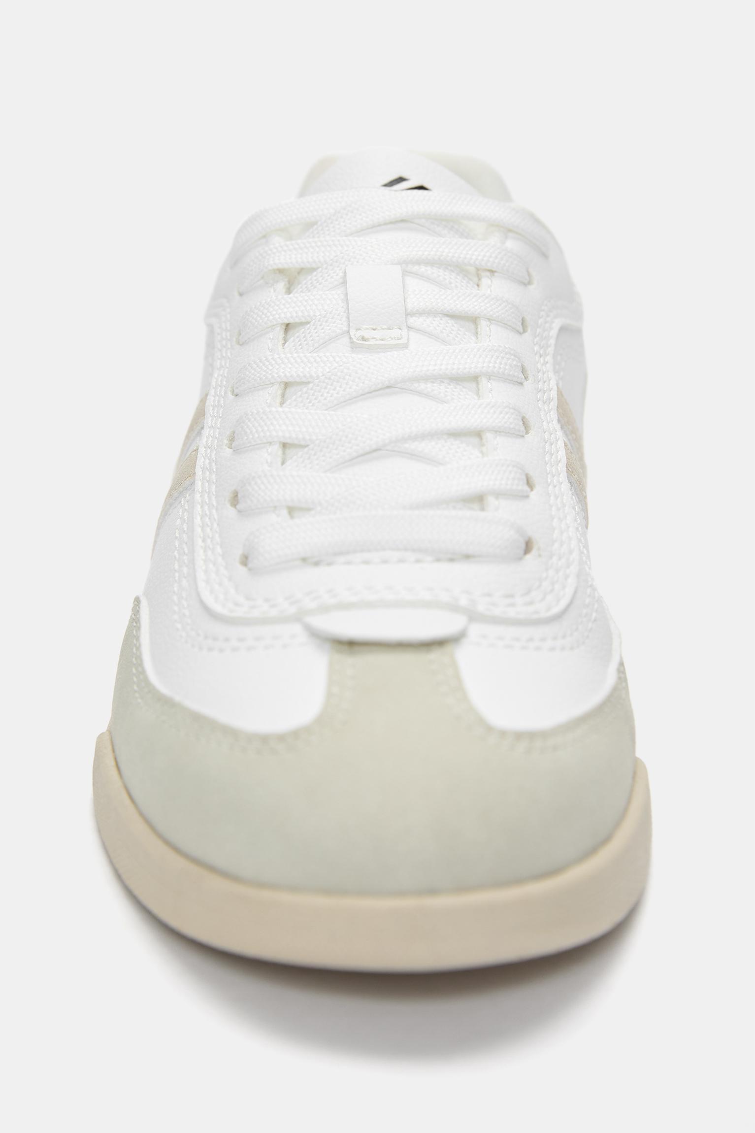 Retro sneakers Product Image