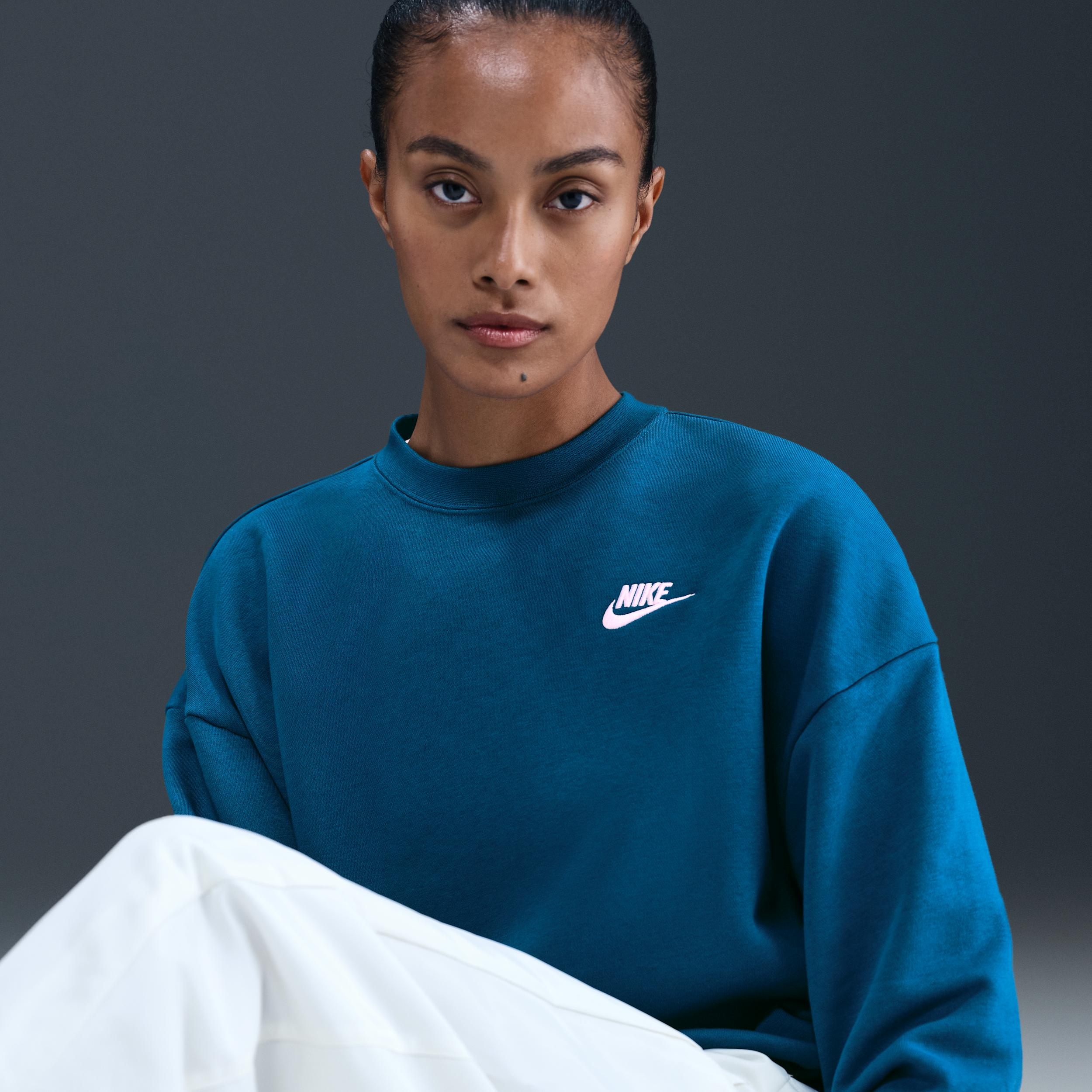 Women's Nike Sportswear Club Fleece Loose Crew-Neck Sweatshirt Product Image