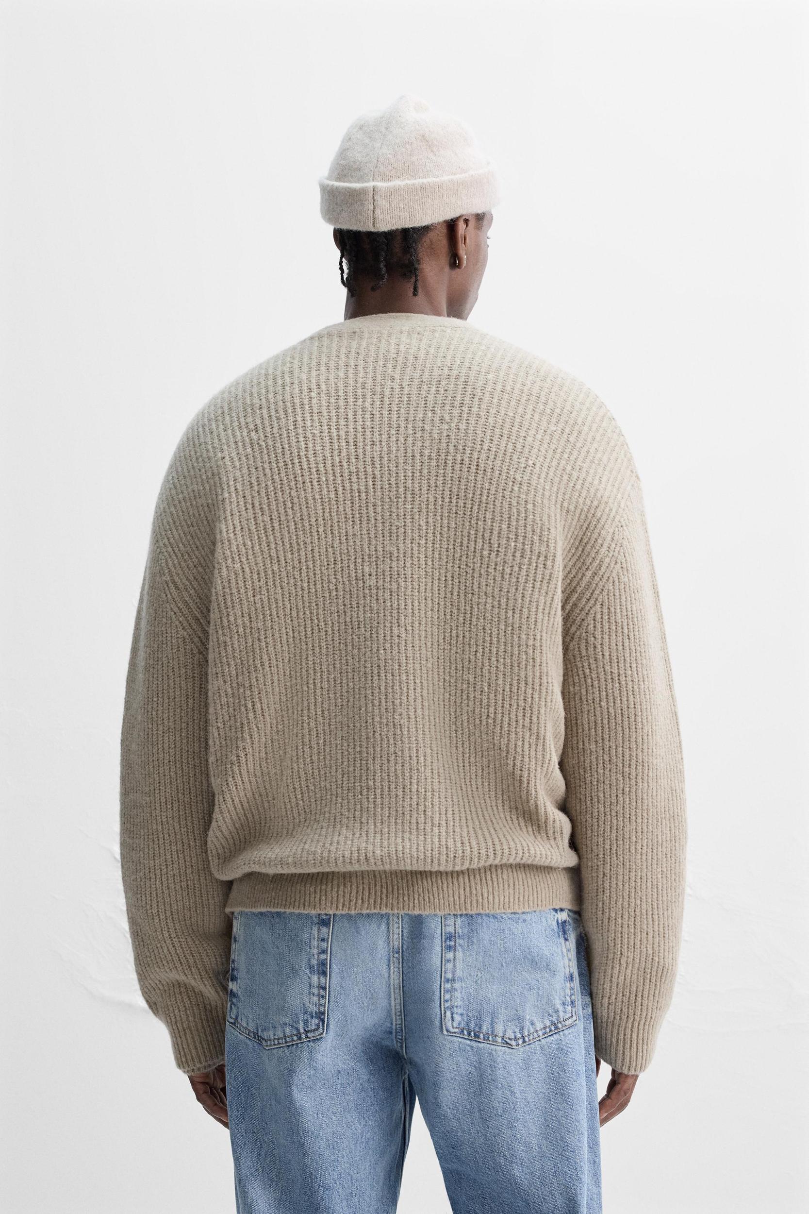 TEXTURED CARDIGAN LIMITED EDITION Product Image