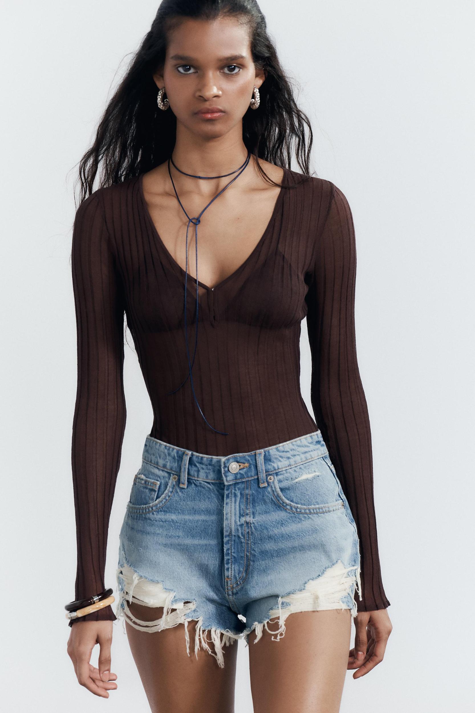 CURVED HIGH-WAISTED DENIM SHORTS Product Image