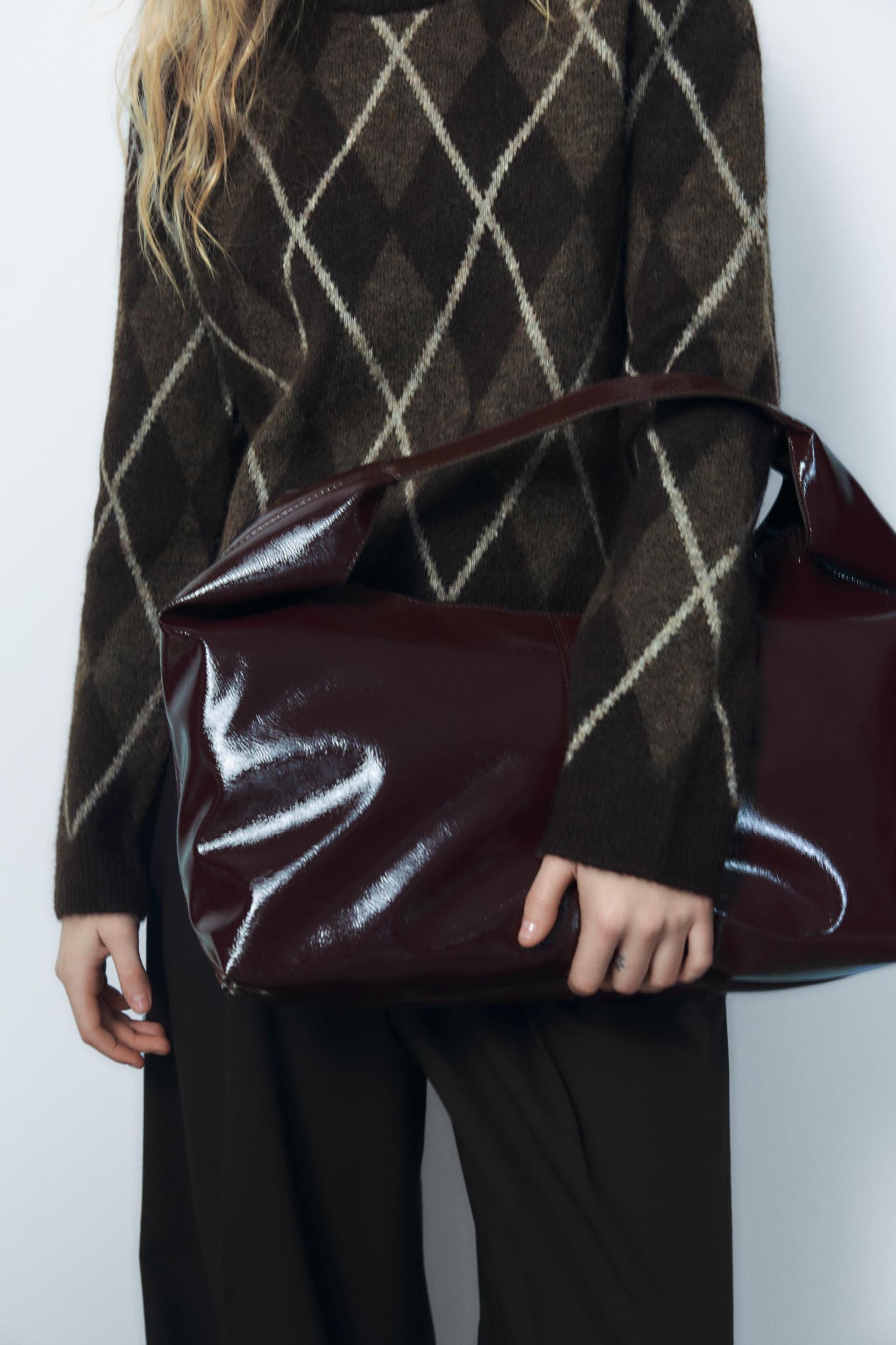 PATENT FINISH BUCKET BAG Product Image