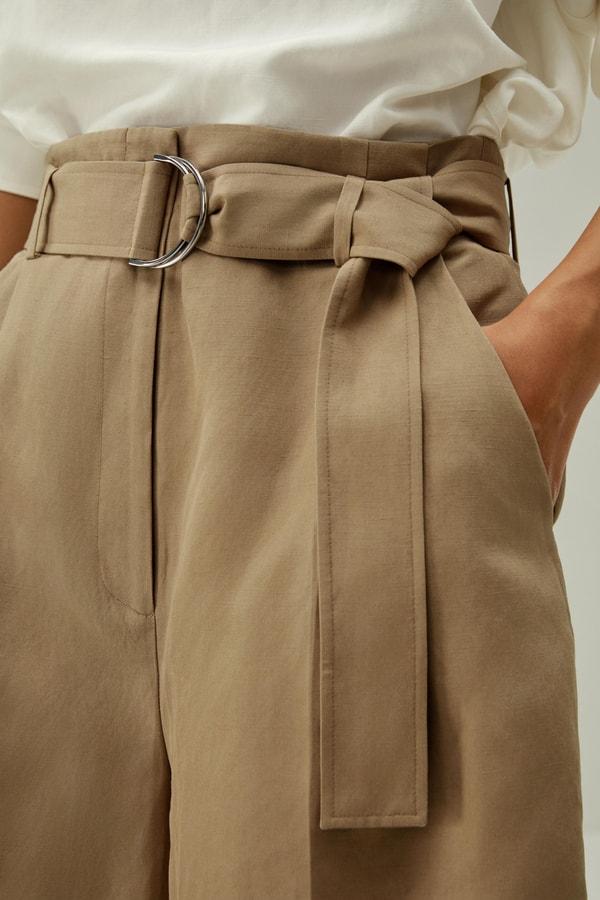 Chic Silk-Linen Blend Bermuda Shorts Product Image