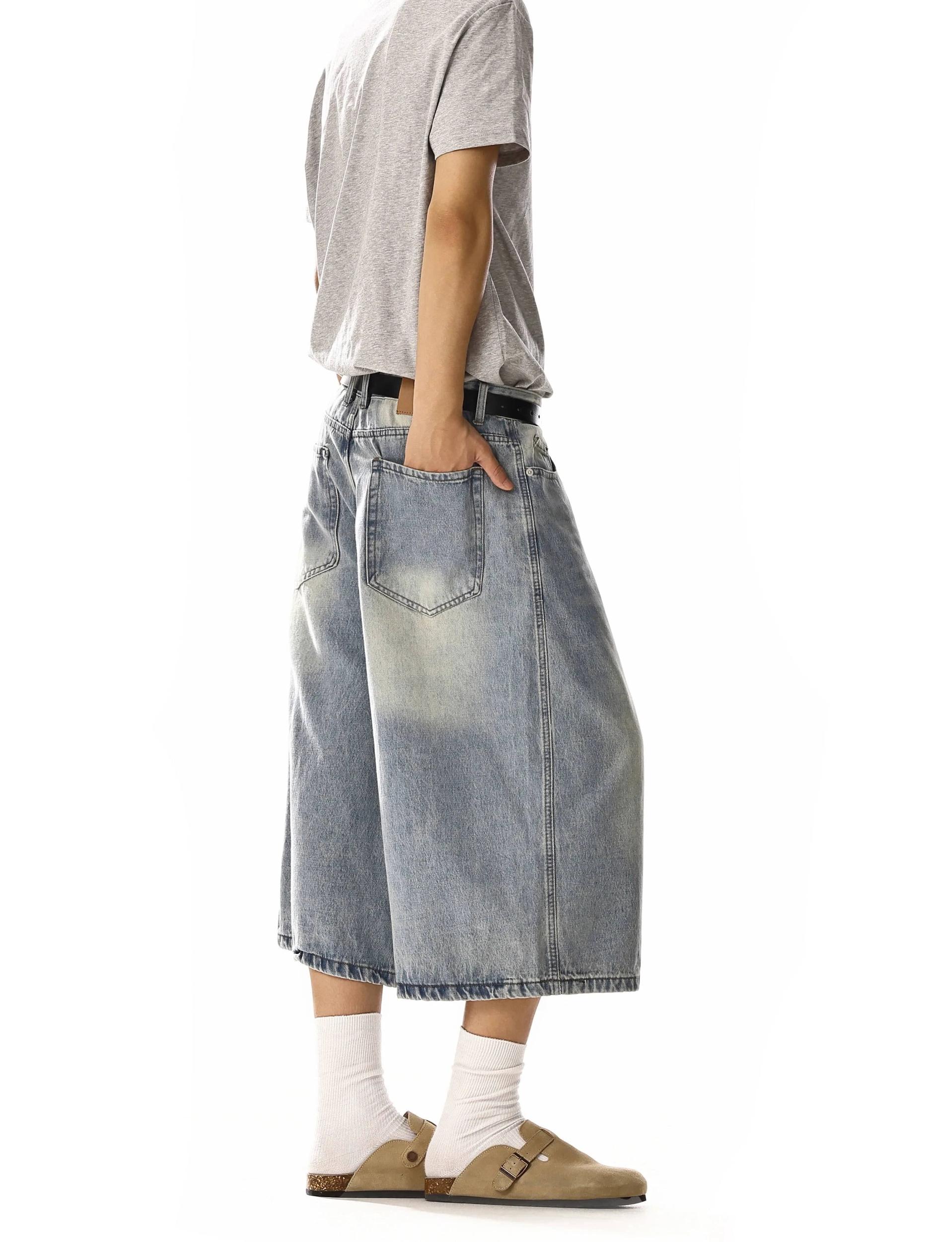 RT No. 18245 WHISKER WASH DENIM SHORTS Product Image