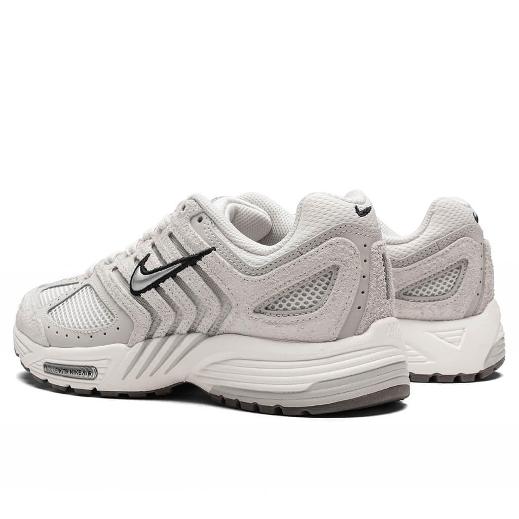 Women's Air Pegasus 2005 - Phantom/Metallic Silver/Light Bone/Black Female Product Image