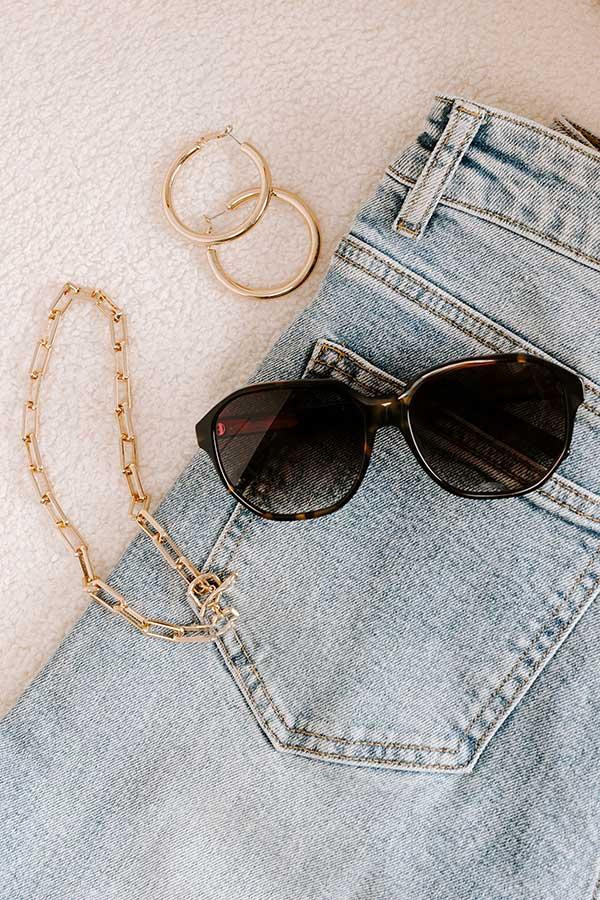 Quay Guess Again Oversized Sunnies in Tortoiseshell Product Image