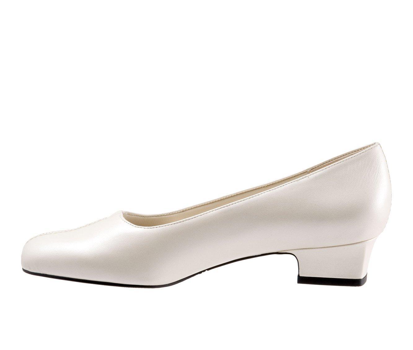 Women's Trotters Doris Pumps Product Image