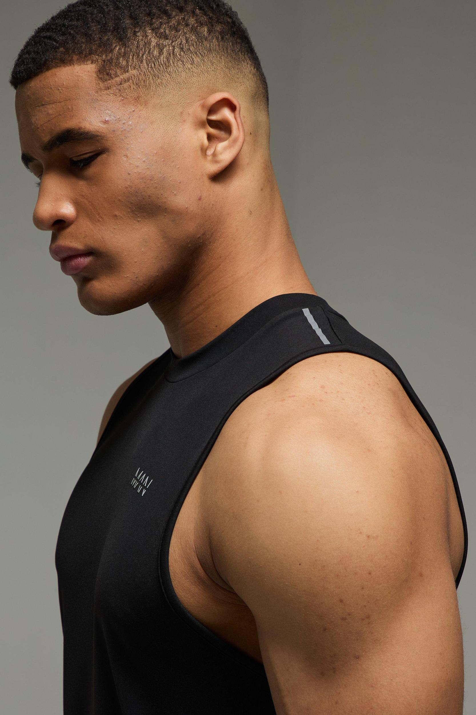 Man Active Regular Reflective Performance Tank | boohooMAN USA Product Image