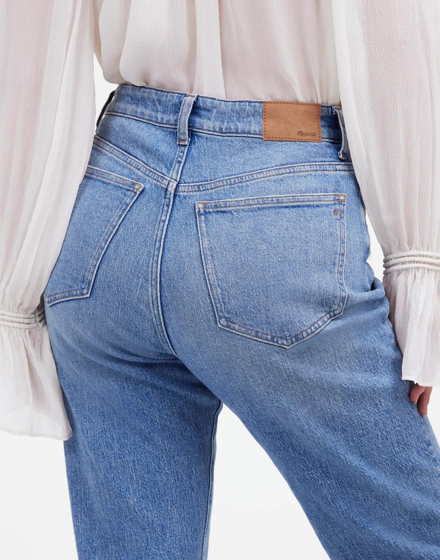 The Curvy '90s Straight Jean Product Image