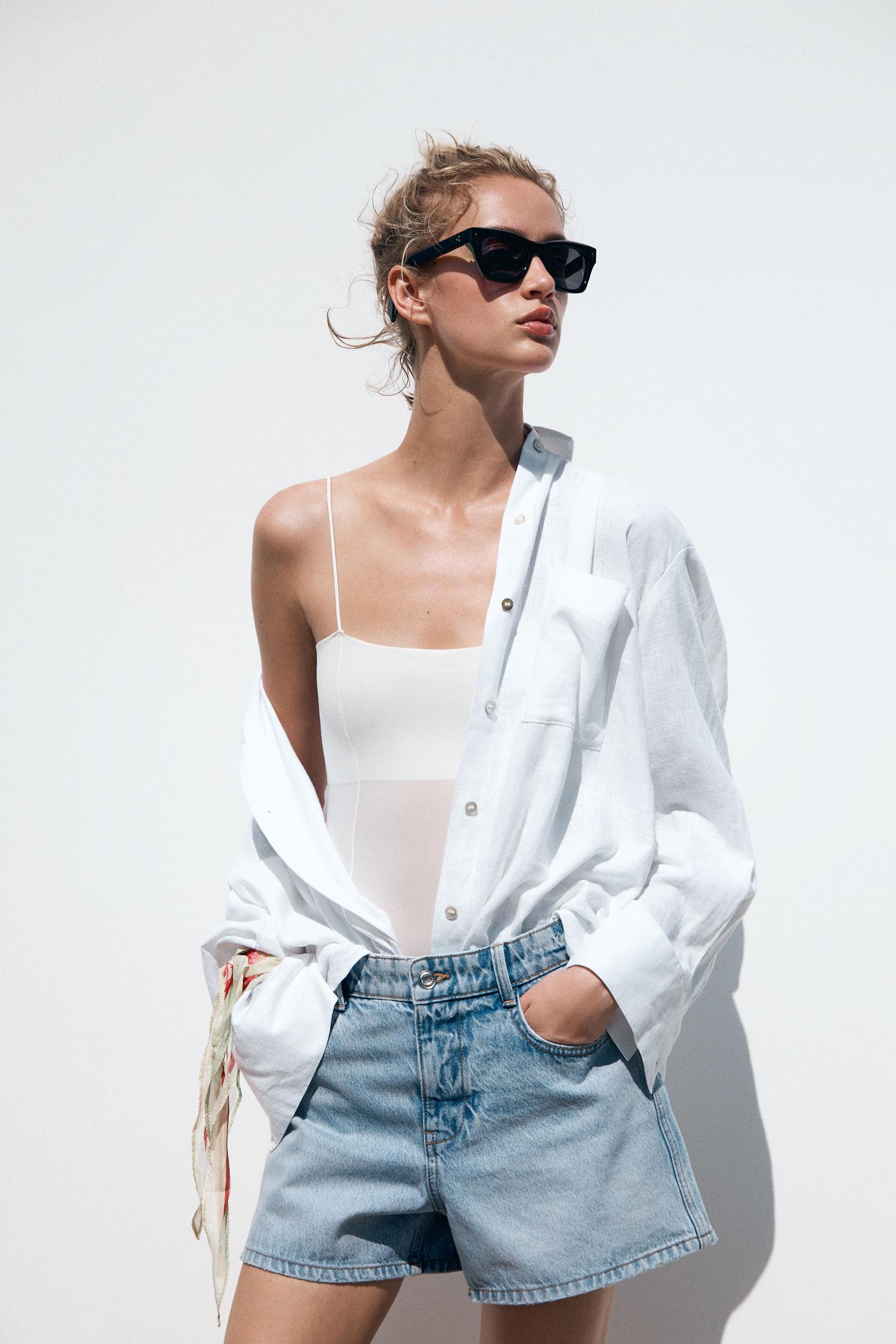 Z1975 MOM FIT MID-RISE SHORTS Product Image