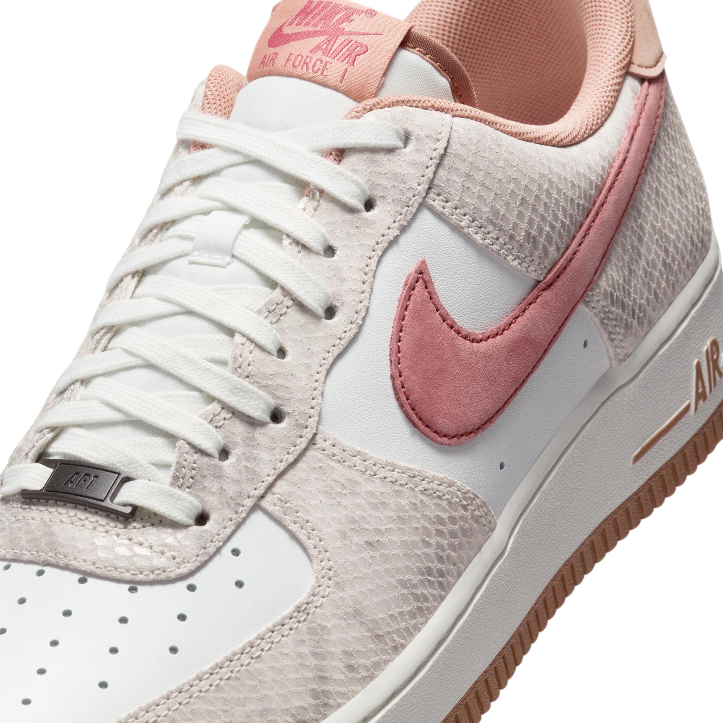 Nike Men's Air Force 1 '07 LV8 Shoes Product Image