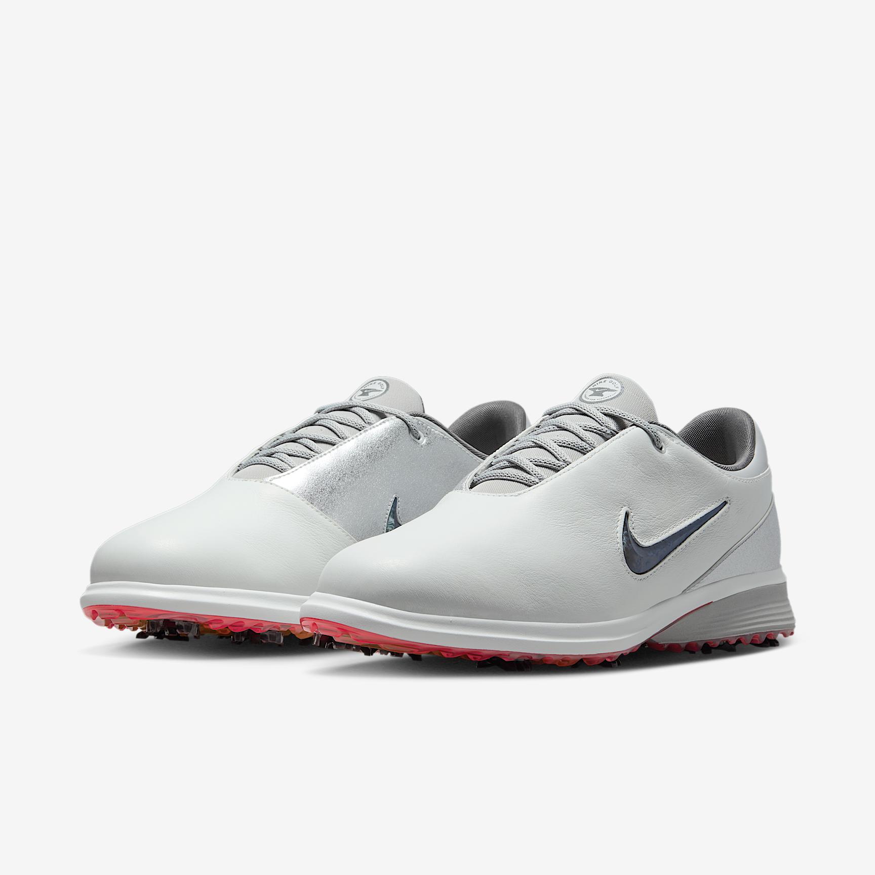 Nike Men's Victory Tour 4 Golf Shoes Product Image