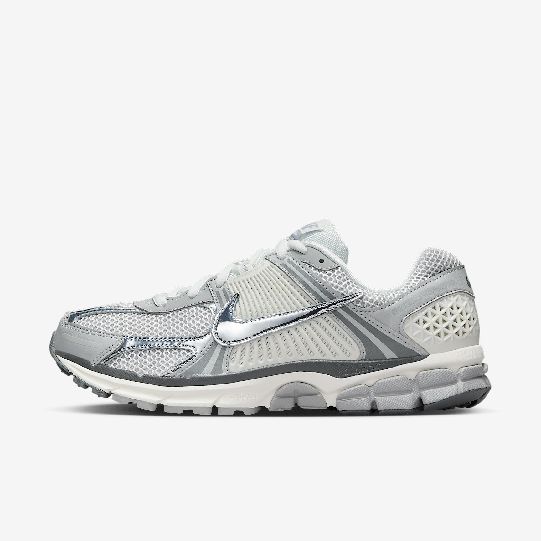 Nike Mens Zoom Vomero Shoes | IM2219-121 Product Image