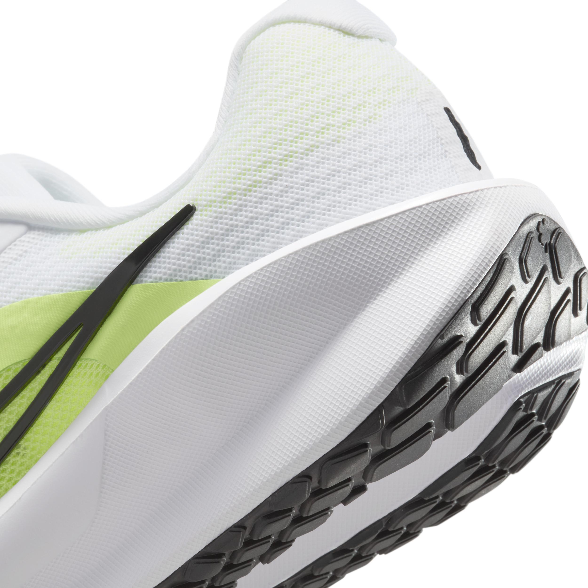 Nike Men's Downshifter 13 Road Running Shoes Product Image
