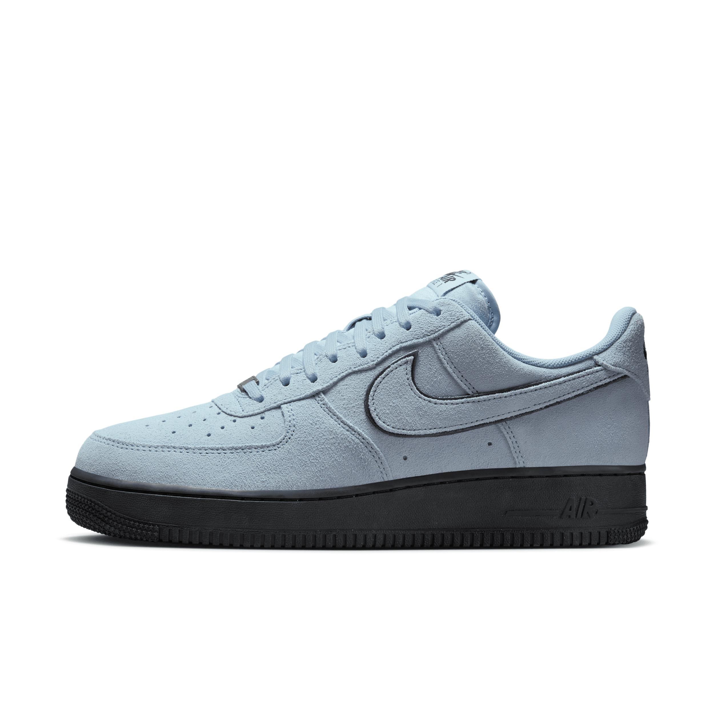 Nike Men's Air Force 1 '07 LV8 Shoes Product Image