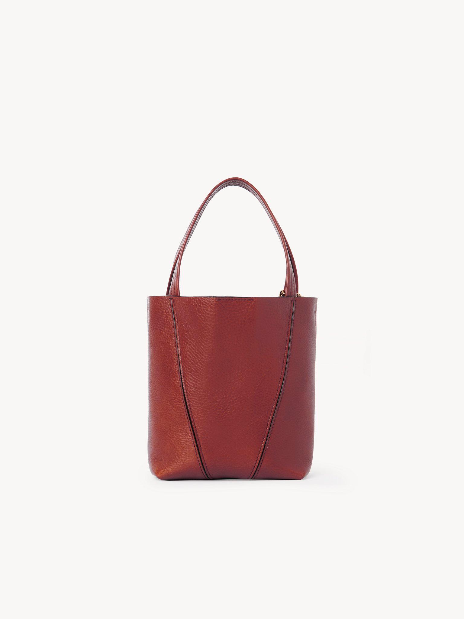 Small Chloé Spin tote bag in grained leather Product Image