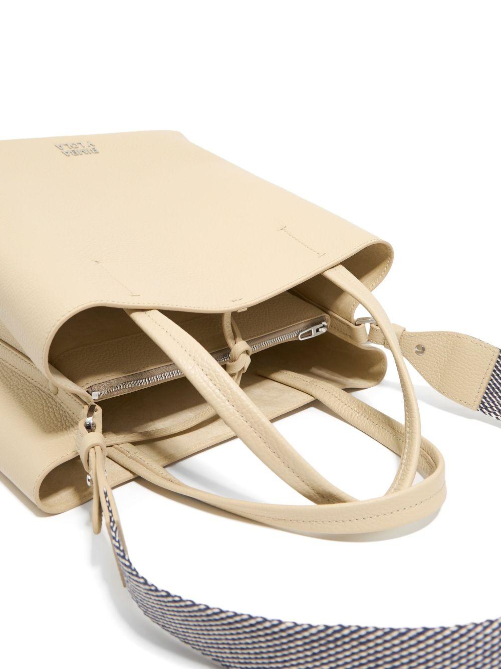 leather tote bag Product Image