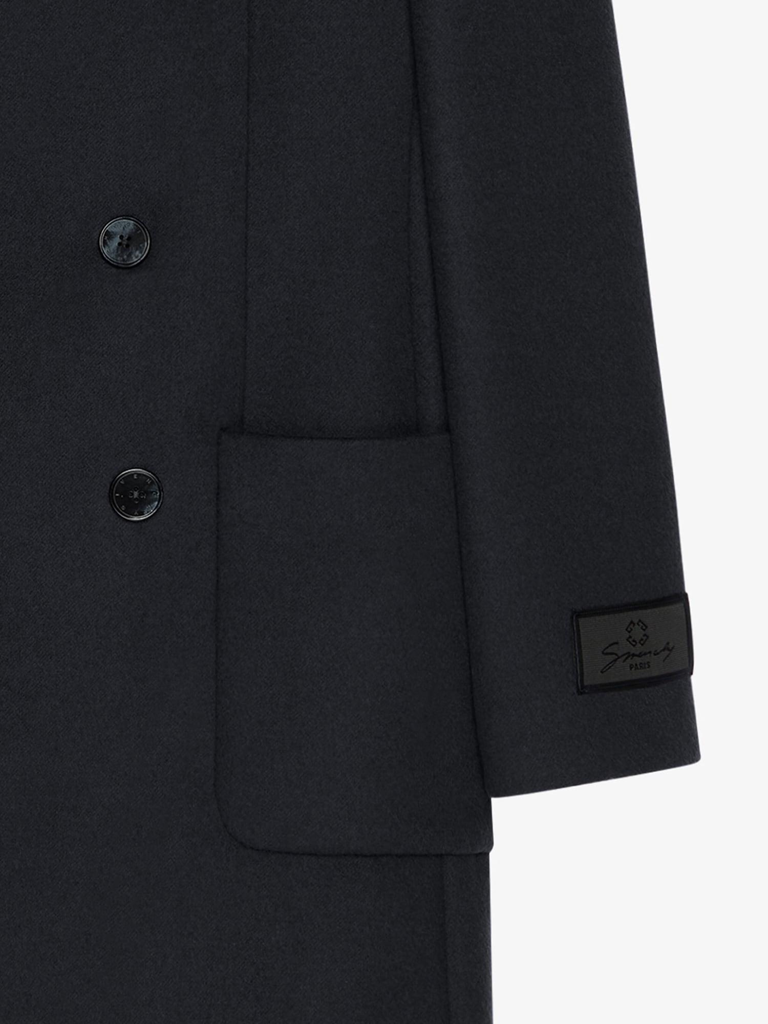 Coat in wool and cashmere Product Image