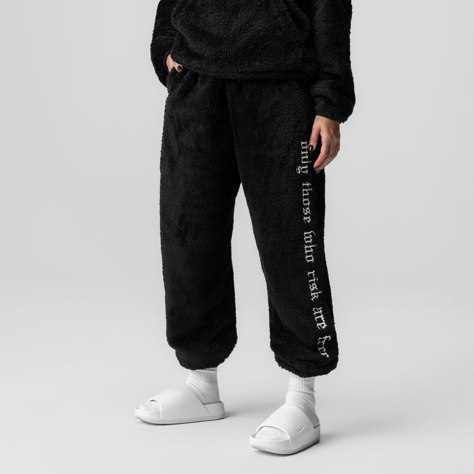 1008. Womens Sherpa Recovery Sweats - Black/White Product Image