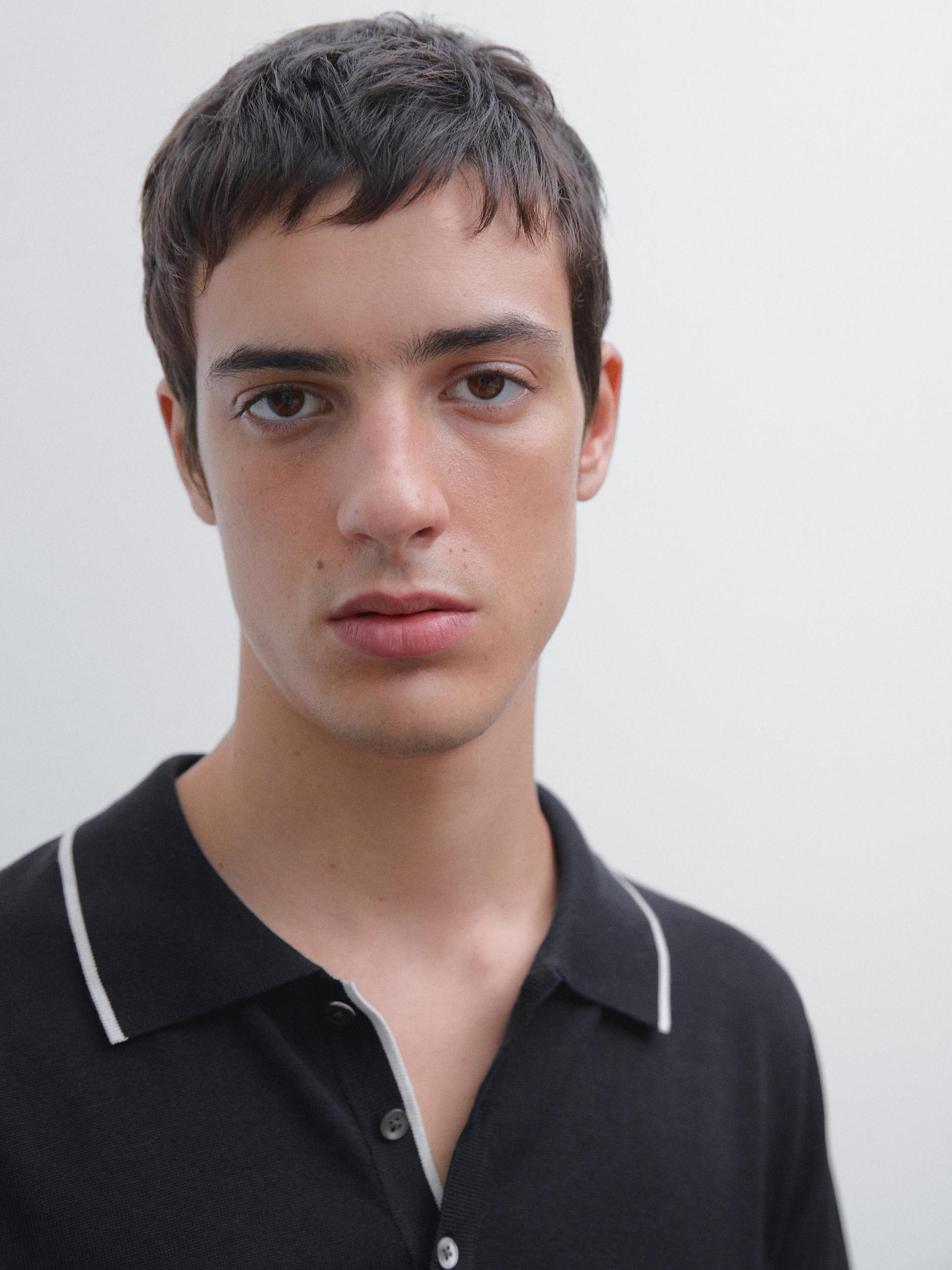 Knit polo shirt with coloured collar detail Product Image