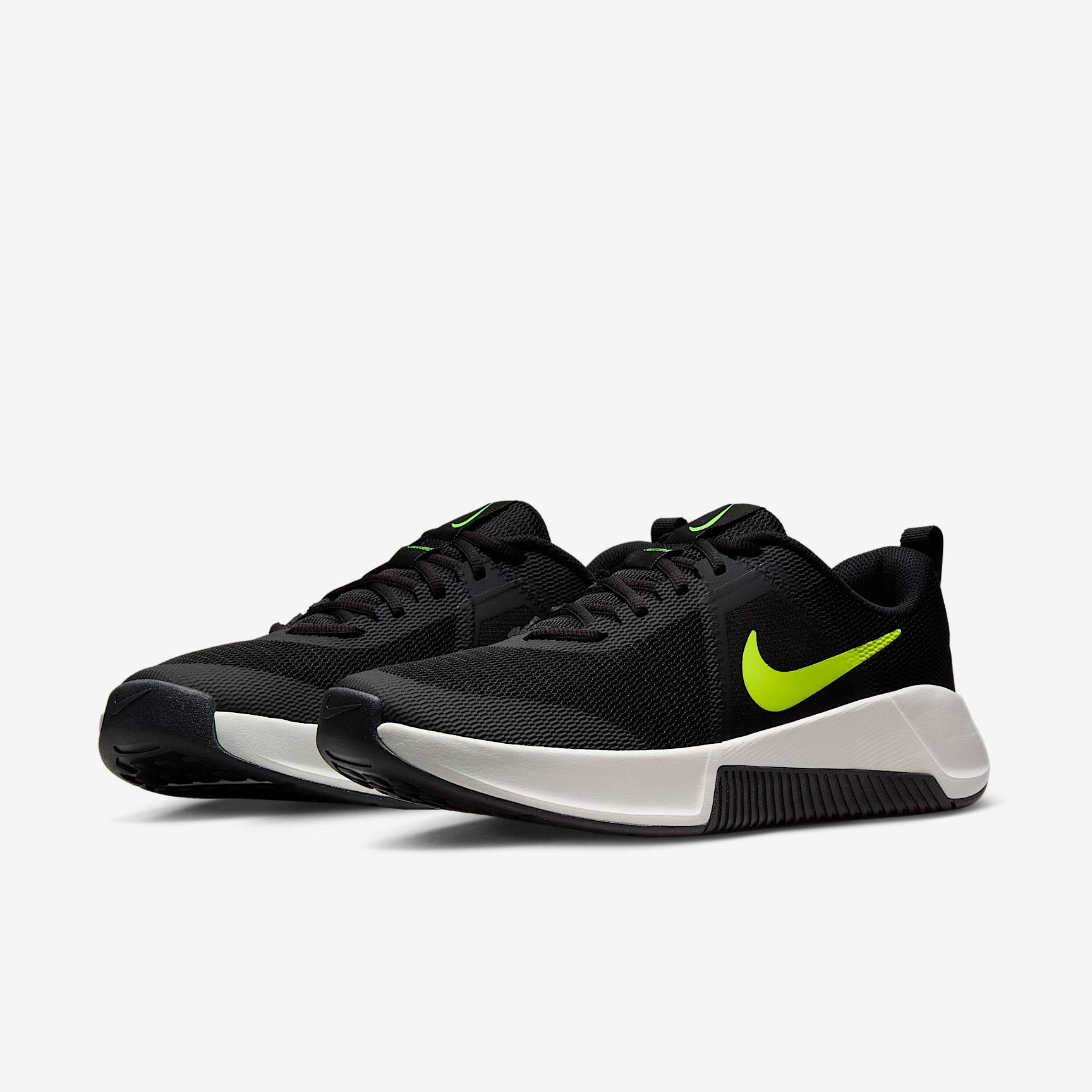 Nike MC Trainer 3 Men's Workout Shoes Product Image
