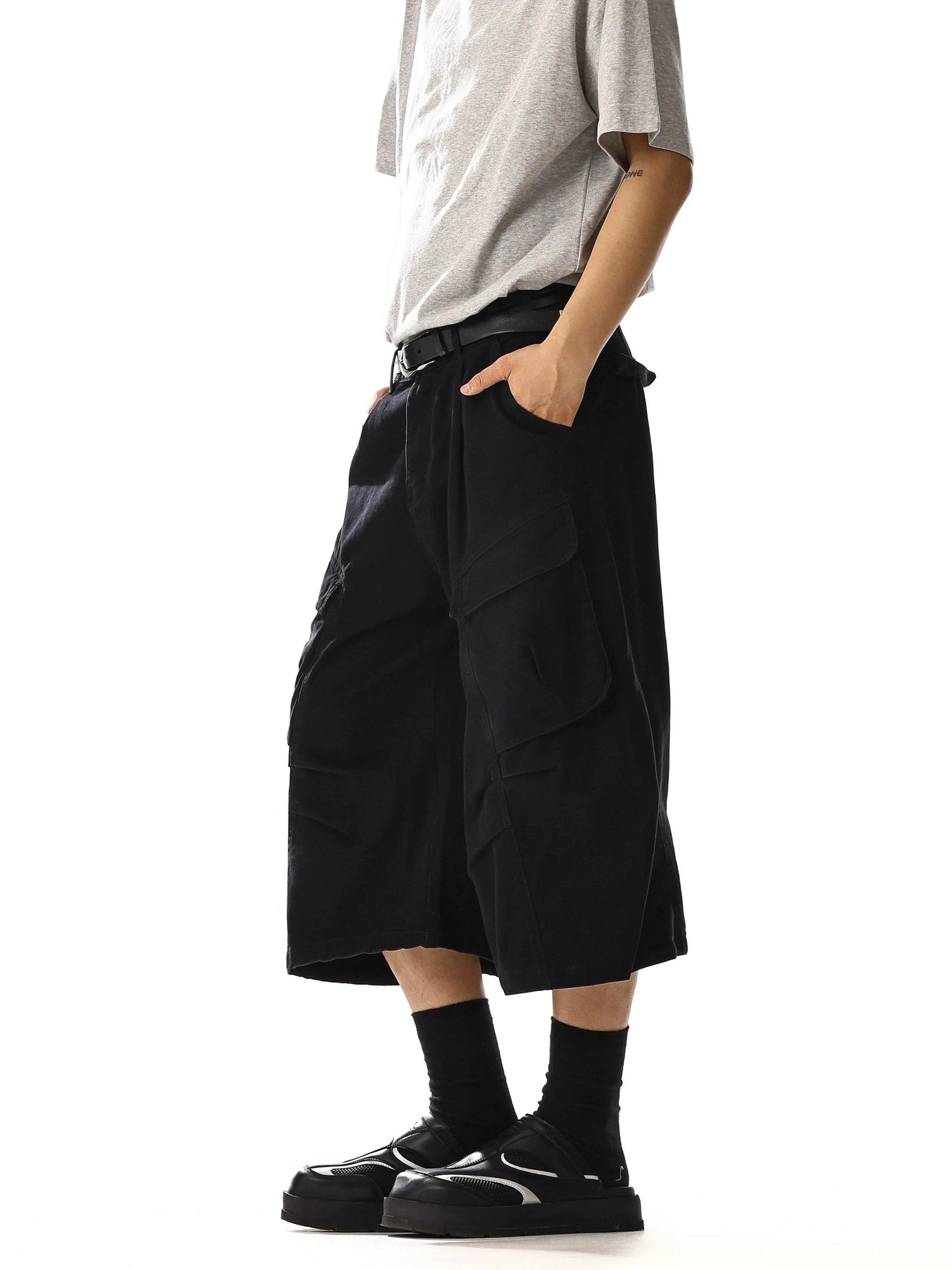 RT No. 18232 CARGO MULTI POCKET SHORTS Product Image