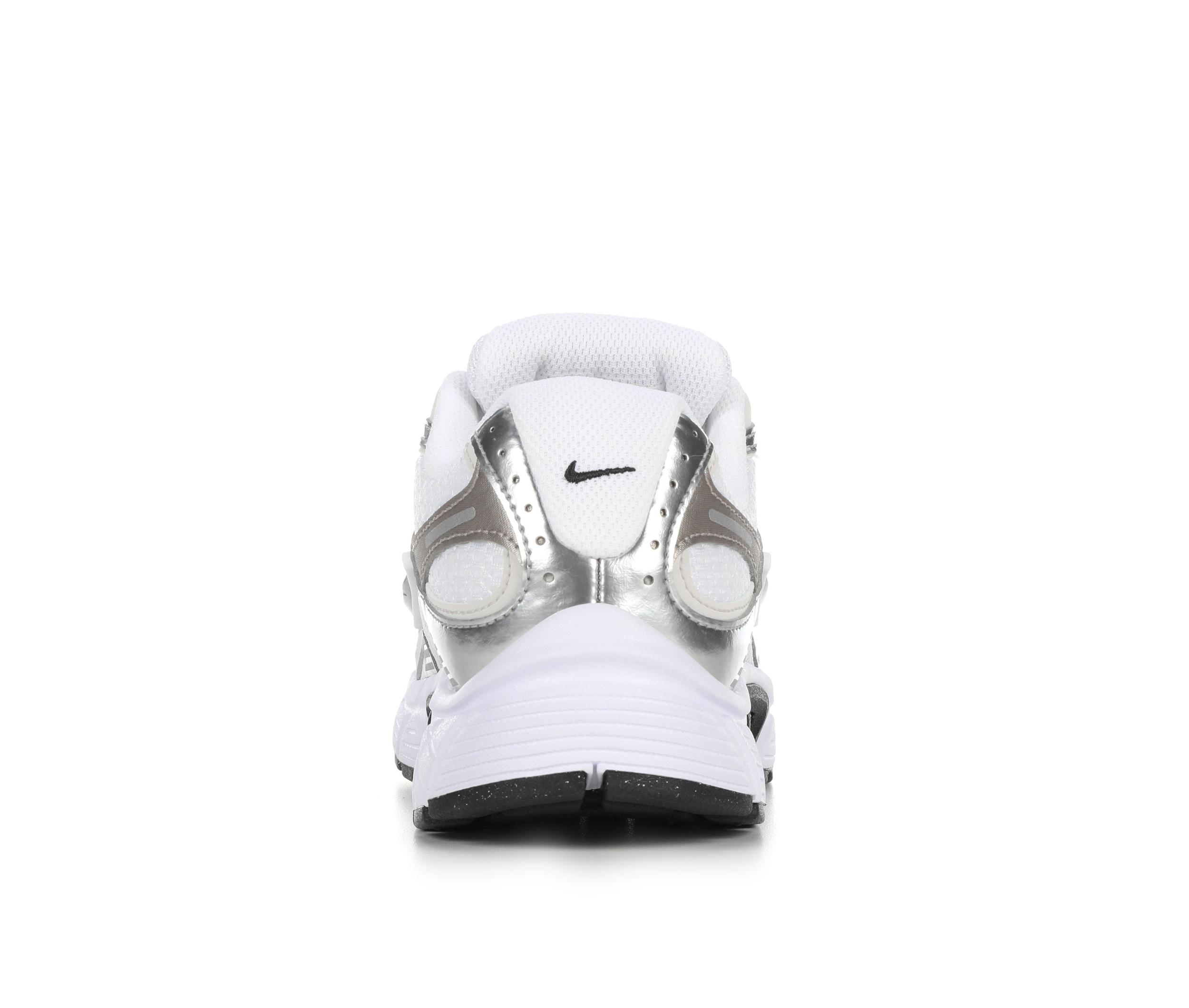 Women's Nike V5 RNR Sneakers Product Image