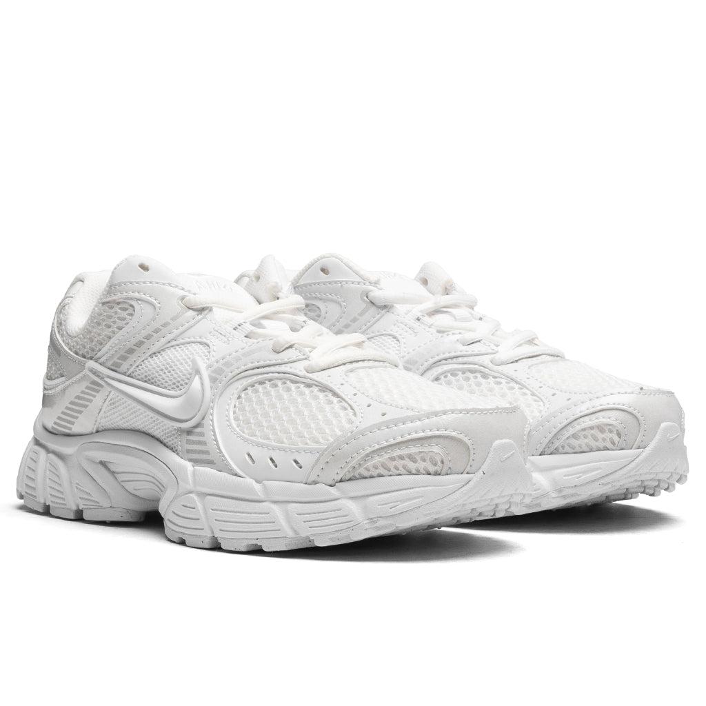 Women's V5 Runner - White/Black/Metallic Silver Female Product Image