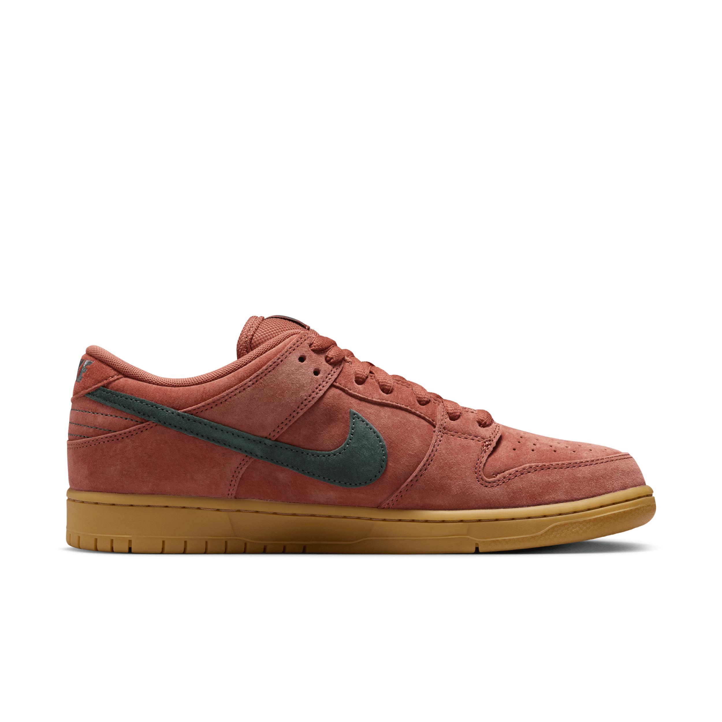 Men's Nike SB Dunk Low Pro Skate Shoes Product Image