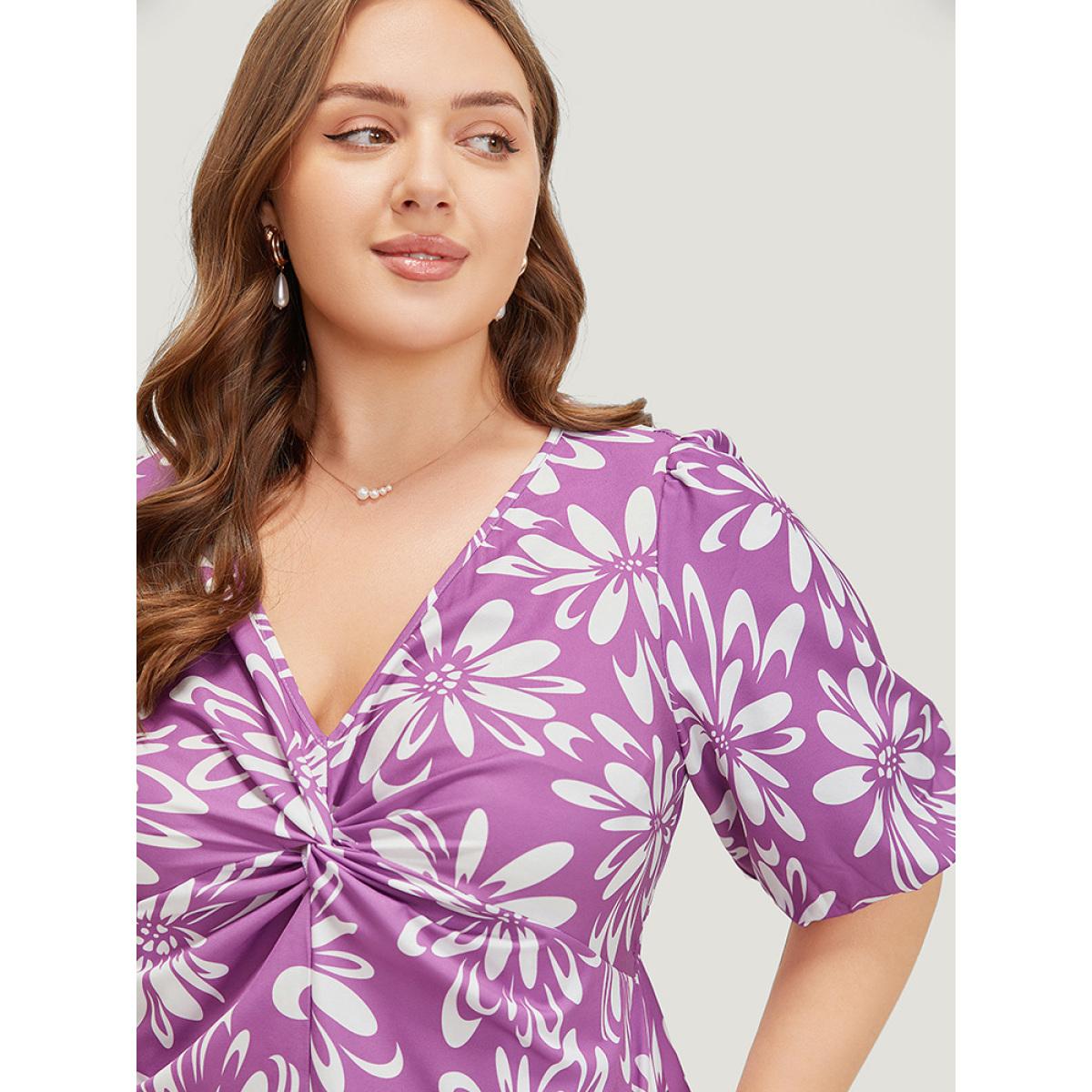 Plus Size Floral Print Puff Sleeve Pocket Twist Front Dress Lilac Women Elegant V-neck Short sleeve Curvy Midi Dress BloomChic 22-24/3X Product Image